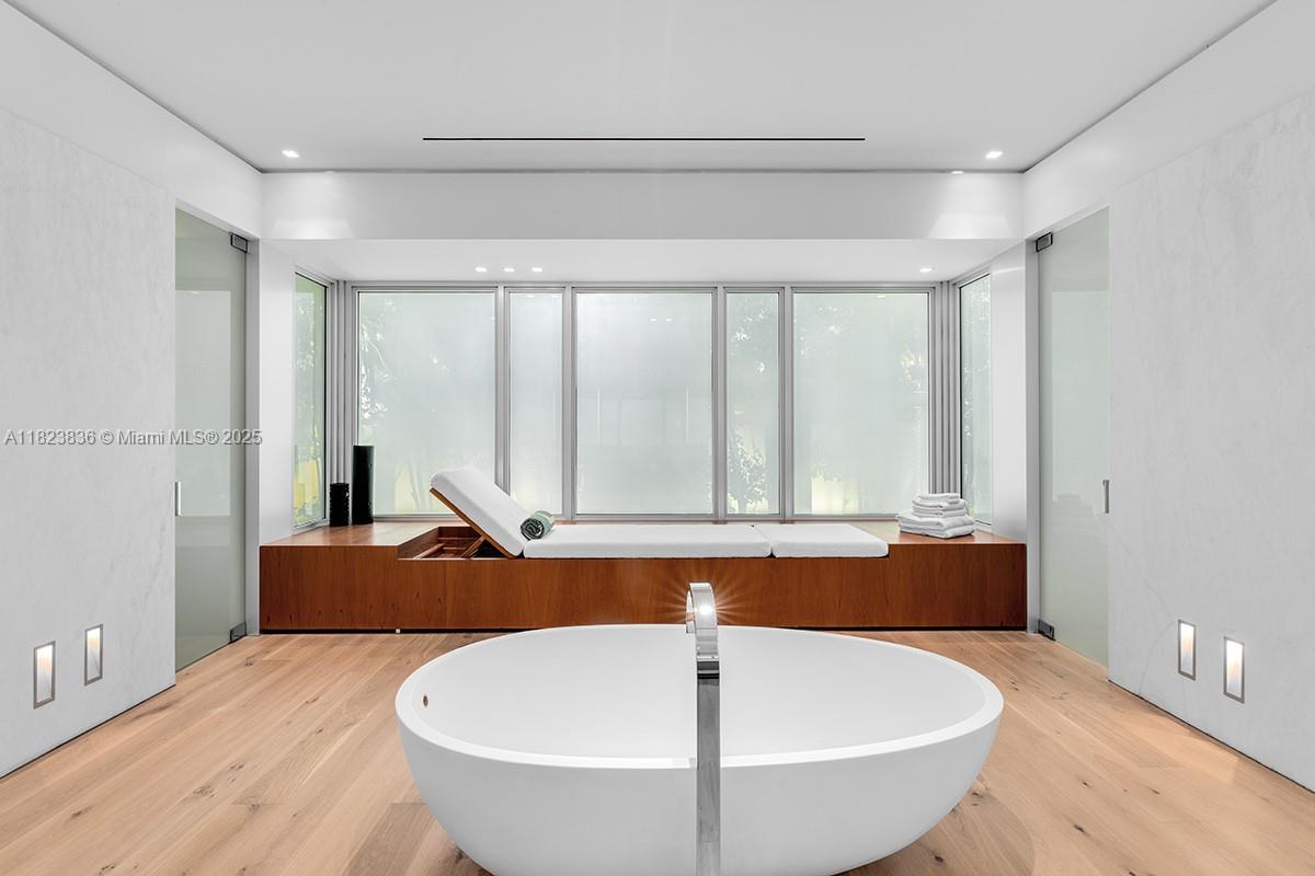 Miami Beach, Florida, 33141, United States, 4 Bedrooms Bedrooms, ,6 BathroomsBathrooms,Residential,For Sale,1862454