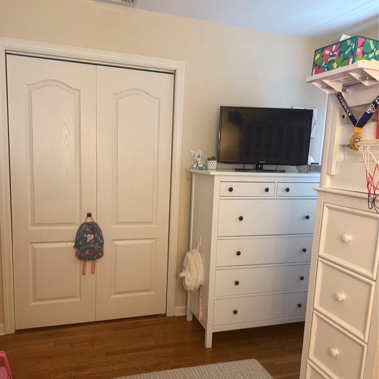 Ronkonkoma, New York, 11779, United States, 4 Bedrooms Bedrooms, ,2 BathroomsBathrooms,Residential,For Sale,1906484