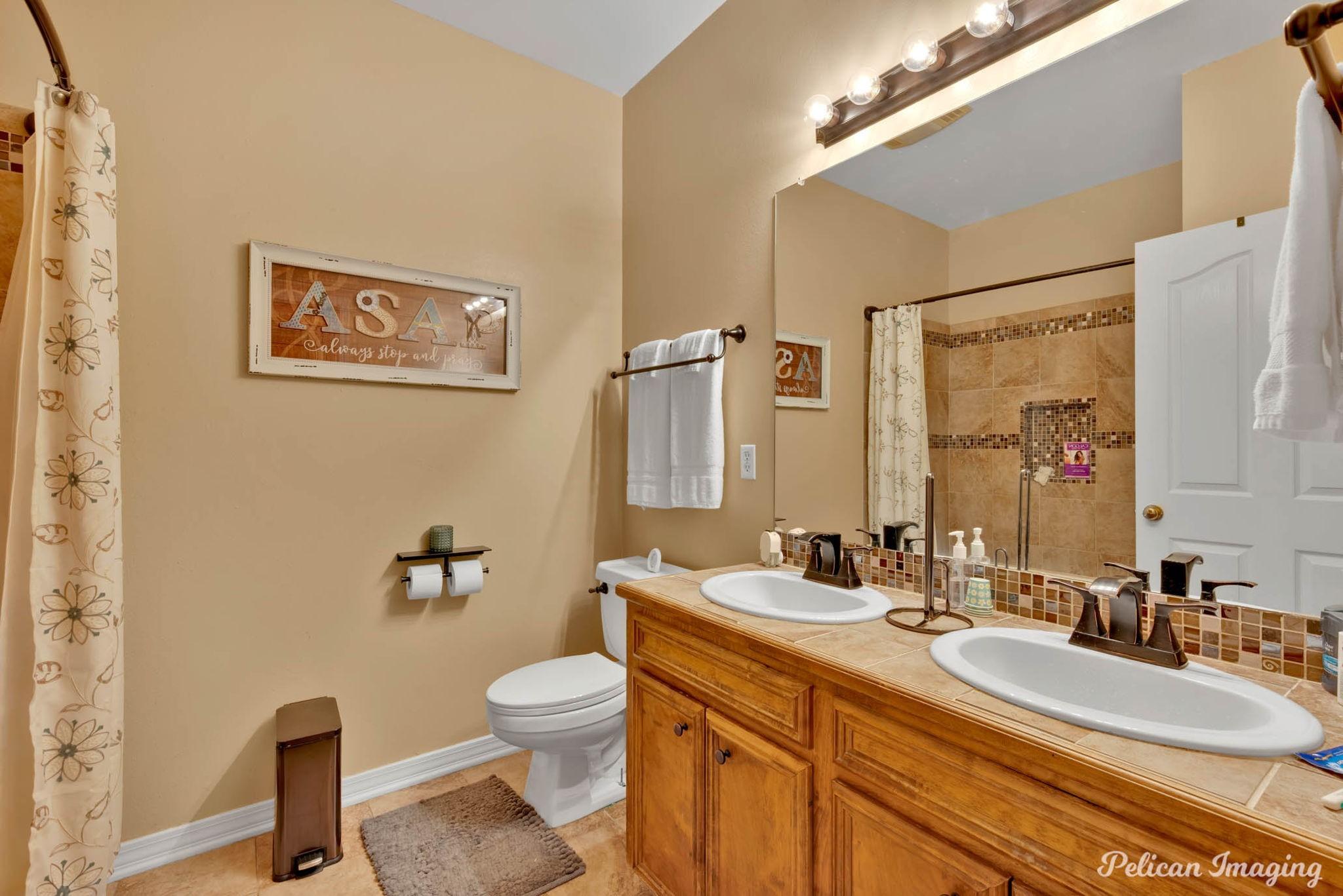 Natchitoches, Louisiana, 71457, United States, 5 Bedrooms Bedrooms, ,3 BathroomsBathrooms,Residential,For Sale,1993825