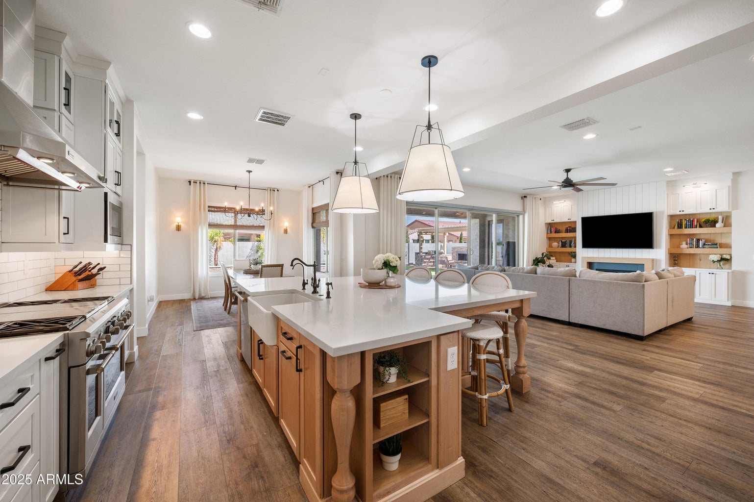 Mesa, Arizona, 85212, United States, 5 Bedrooms Bedrooms, ,5 BathroomsBathrooms,Residential,For Sale,1981050