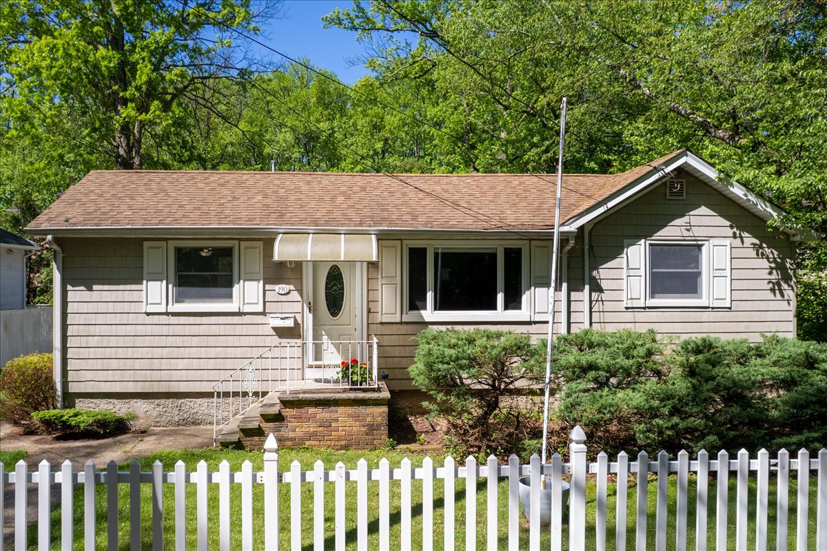 Staten Island, New York, 10312, United States, 2 Bedrooms Bedrooms, ,2 BathroomsBathrooms,Residential,For Sale,1819813