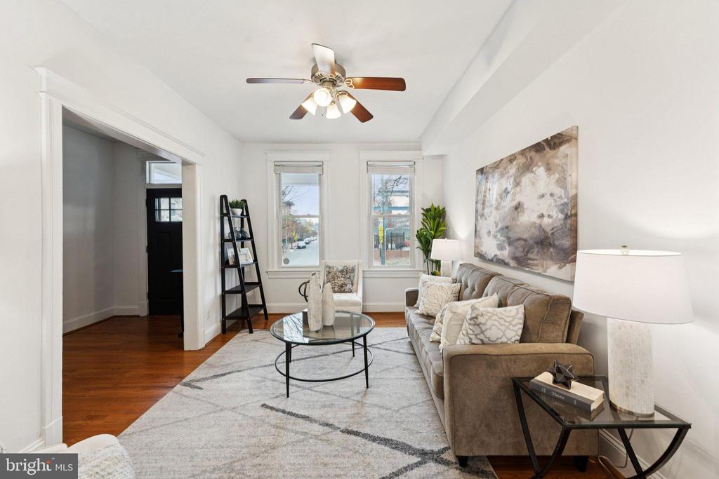 Washington, District of Columbia, 20001, United States, 4 Bedrooms Bedrooms, ,3 BathroomsBathrooms,Residential,For Sale,2001176