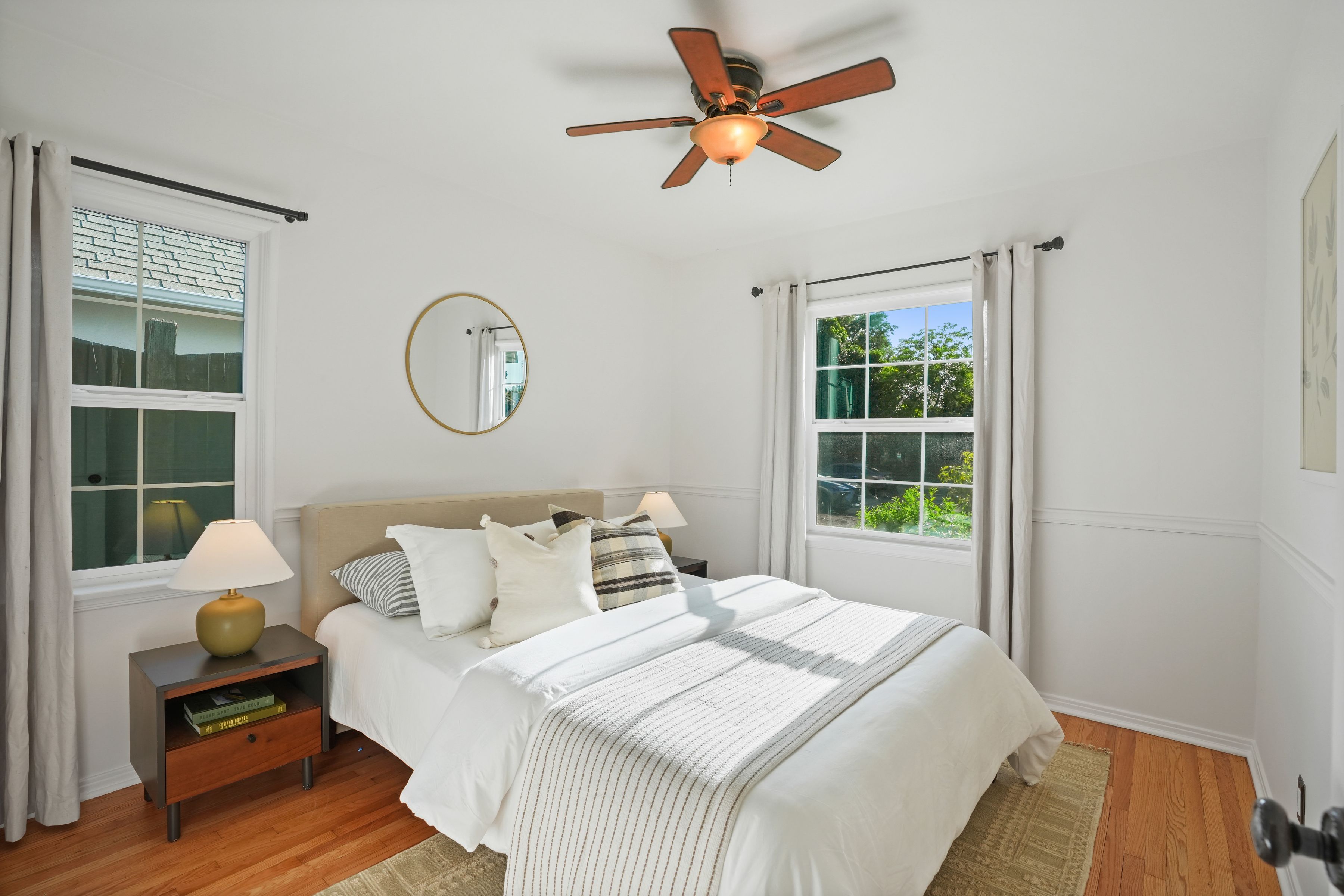  6506 Colbath Avenue - 物件實景