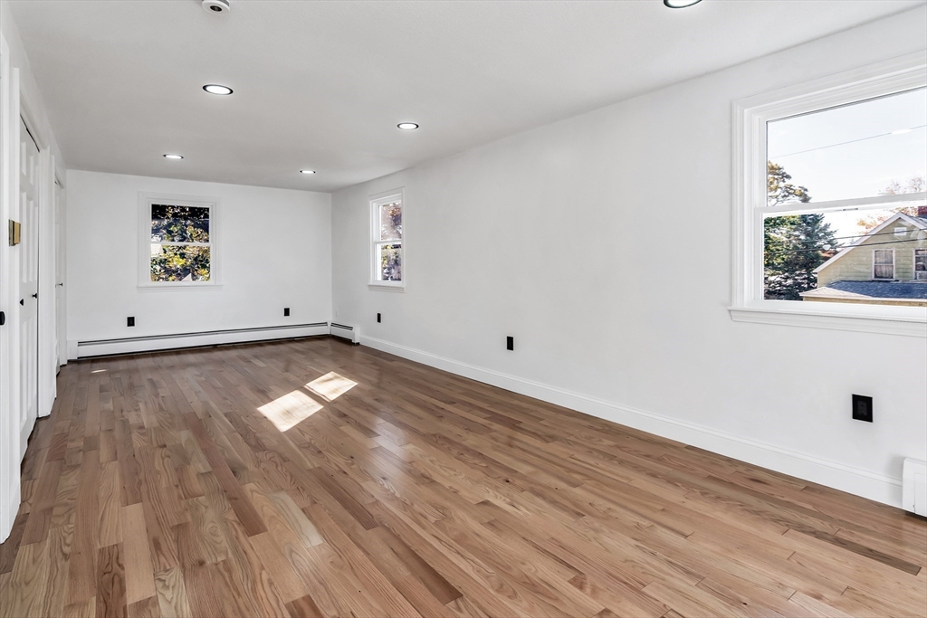 Methuen, Massachusetts, 01844, United States, 4 Bedrooms Bedrooms, ,3 BathroomsBathrooms,Residential,For Sale,1978164