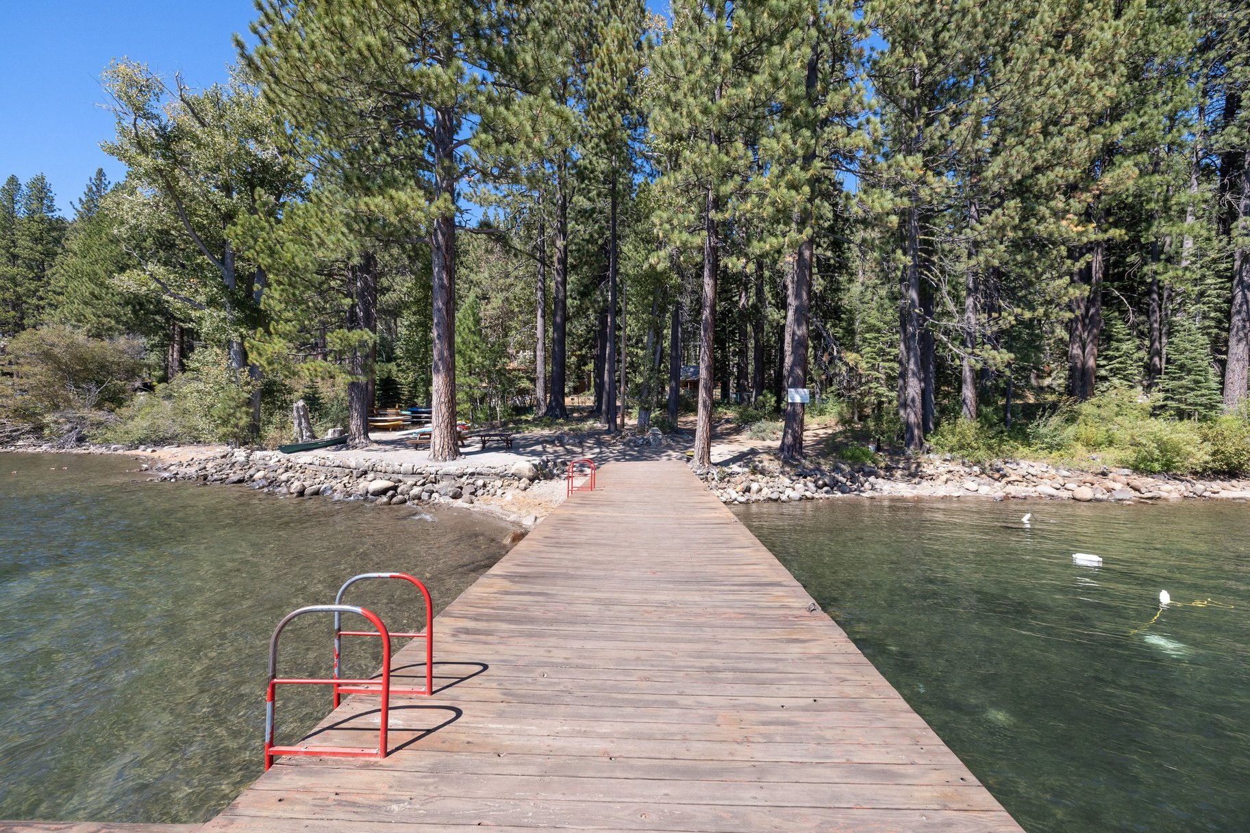  Rare Donner Tract home with private beach and pier access. - 物件實景
