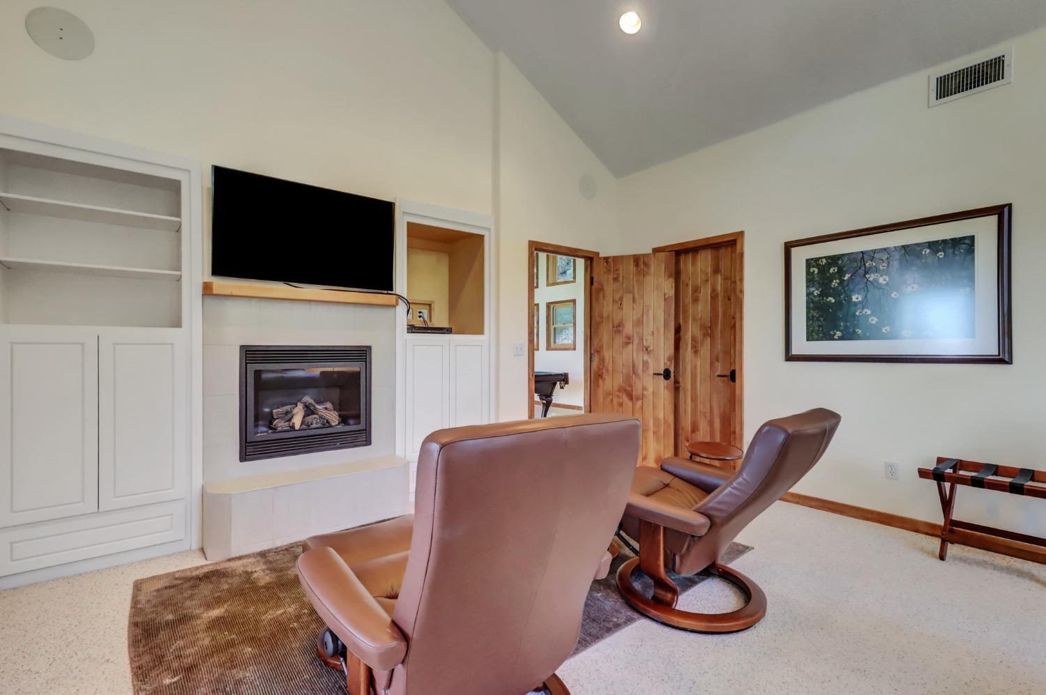 Nevada City, California, 95959, United States, 3 Bedrooms Bedrooms, ,3 BathroomsBathrooms,Residential,For Sale,1937028