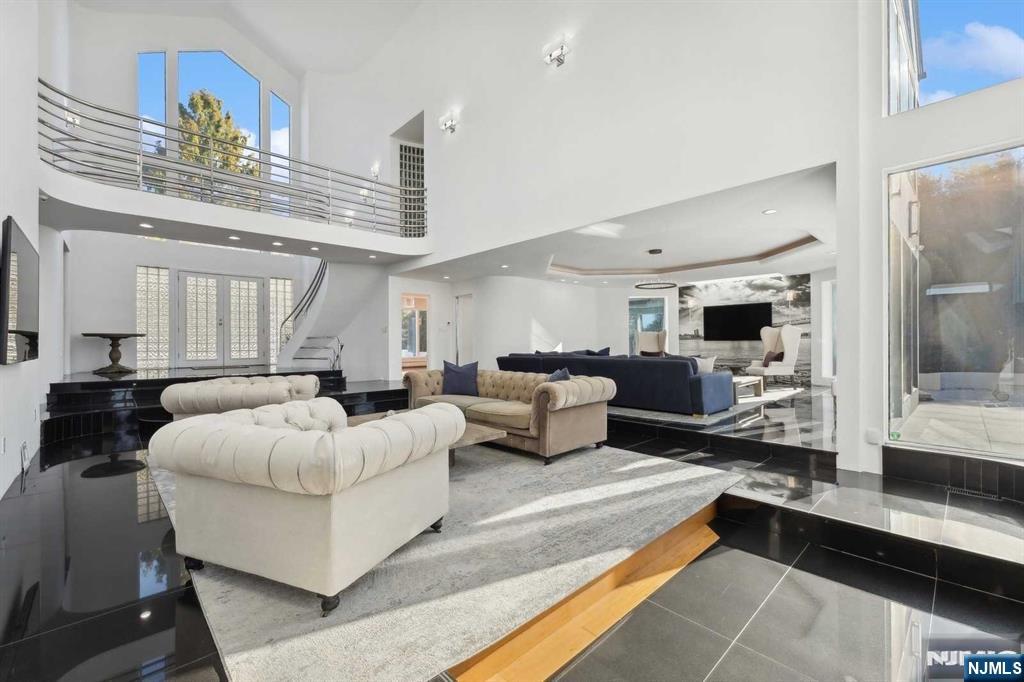 Alpine, New Jersey, 07620, United States, 6 Bedrooms Bedrooms, ,9 BathroomsBathrooms,Residential,For Sale,2000775