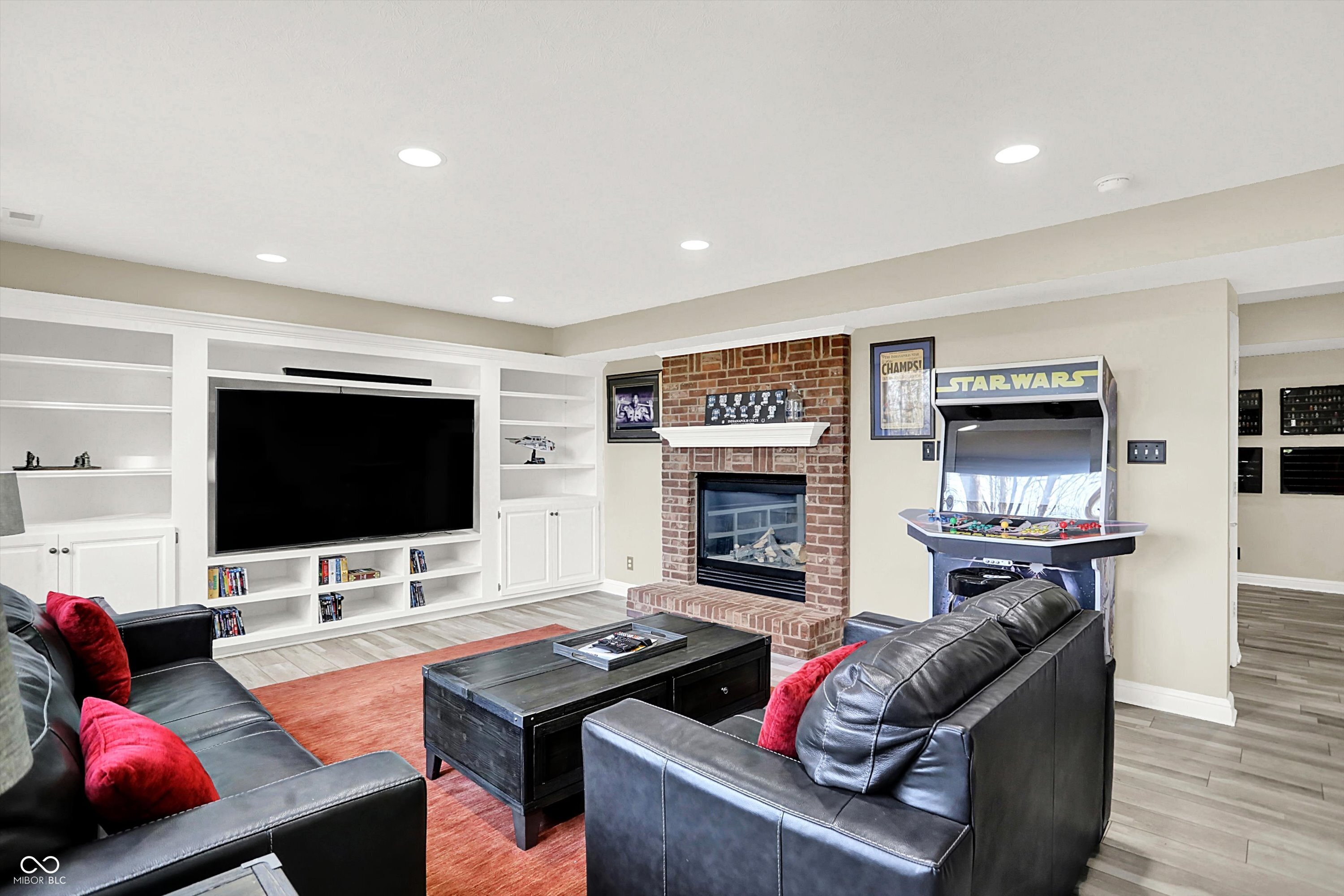 Fishers, Indiana, 46037, United States, 6 Bedrooms Bedrooms, ,5 BathroomsBathrooms,Residential,For Sale,1992348