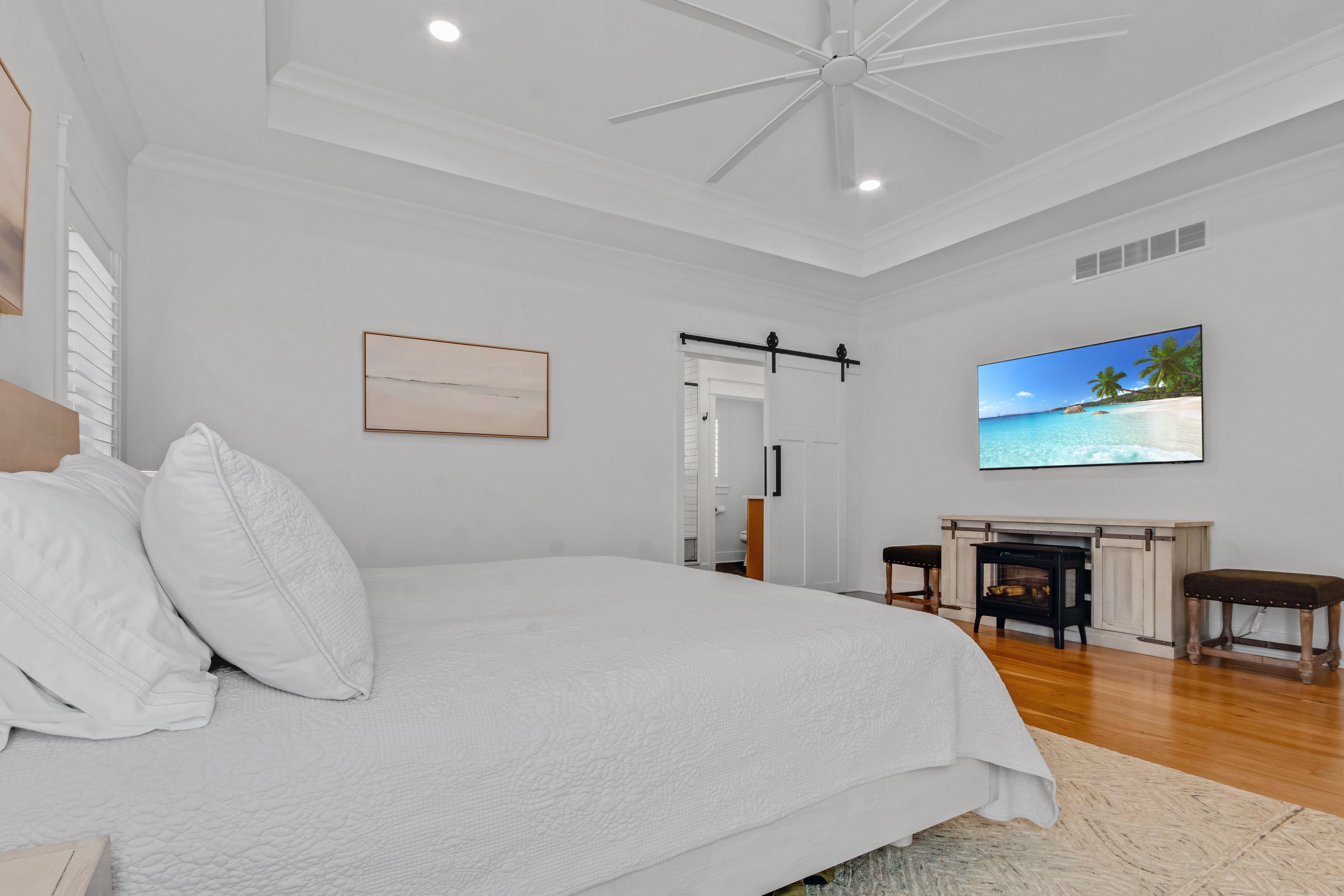  Stunning Four Bedroom Residence in Desirable Neighborhood - 物件實景