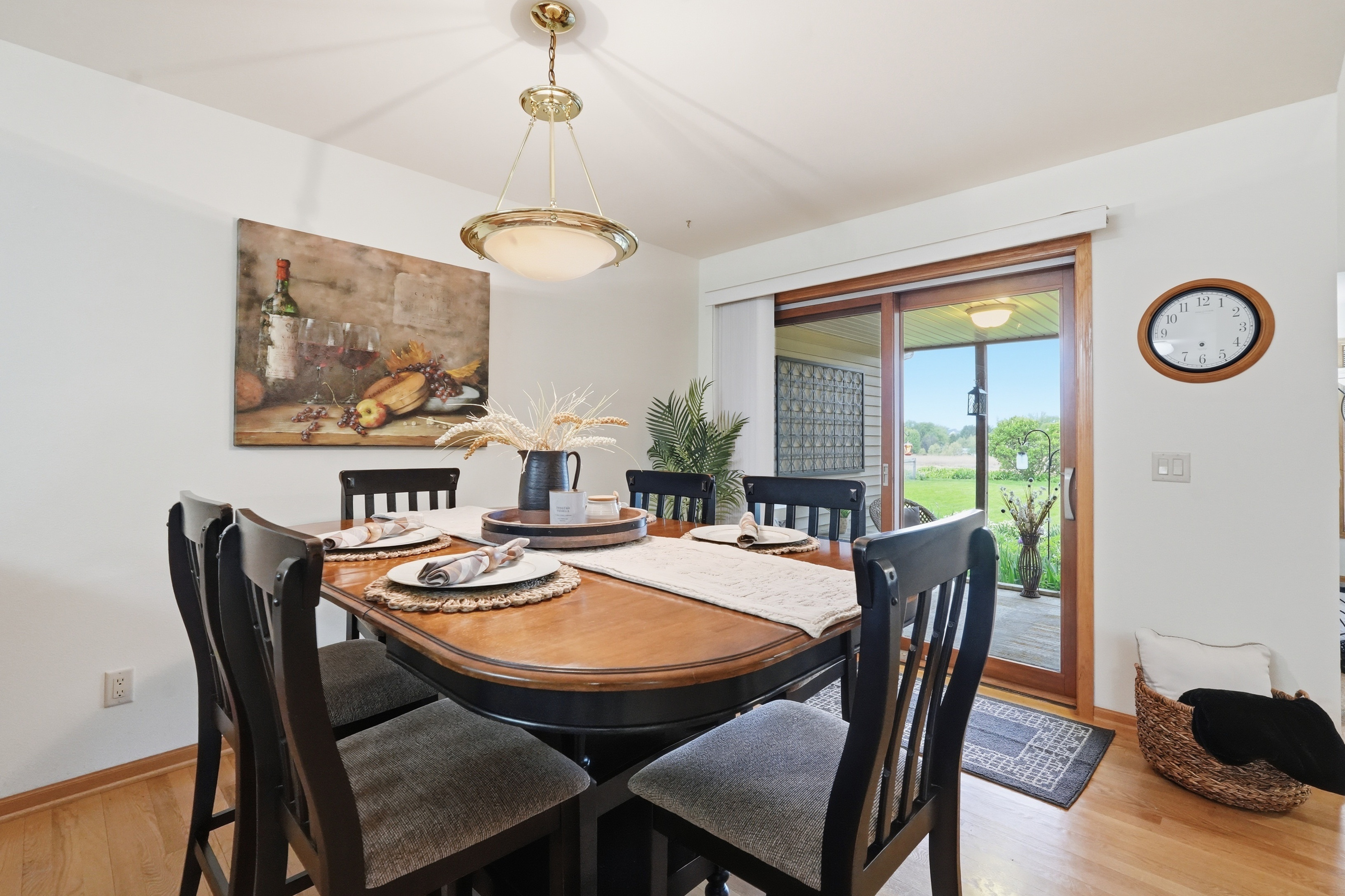  Custom Home in Serene Location - 物件實景