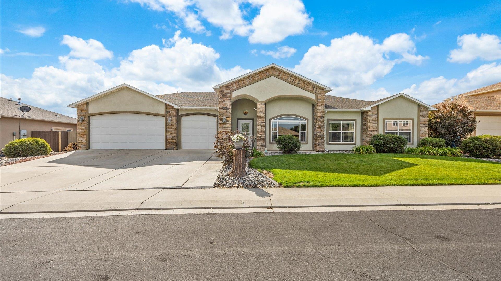 Grand Junction, Colorado, 81504, United States, 4 Bedrooms Bedrooms, ,2 BathroomsBathrooms,Residential,For Sale,1932359