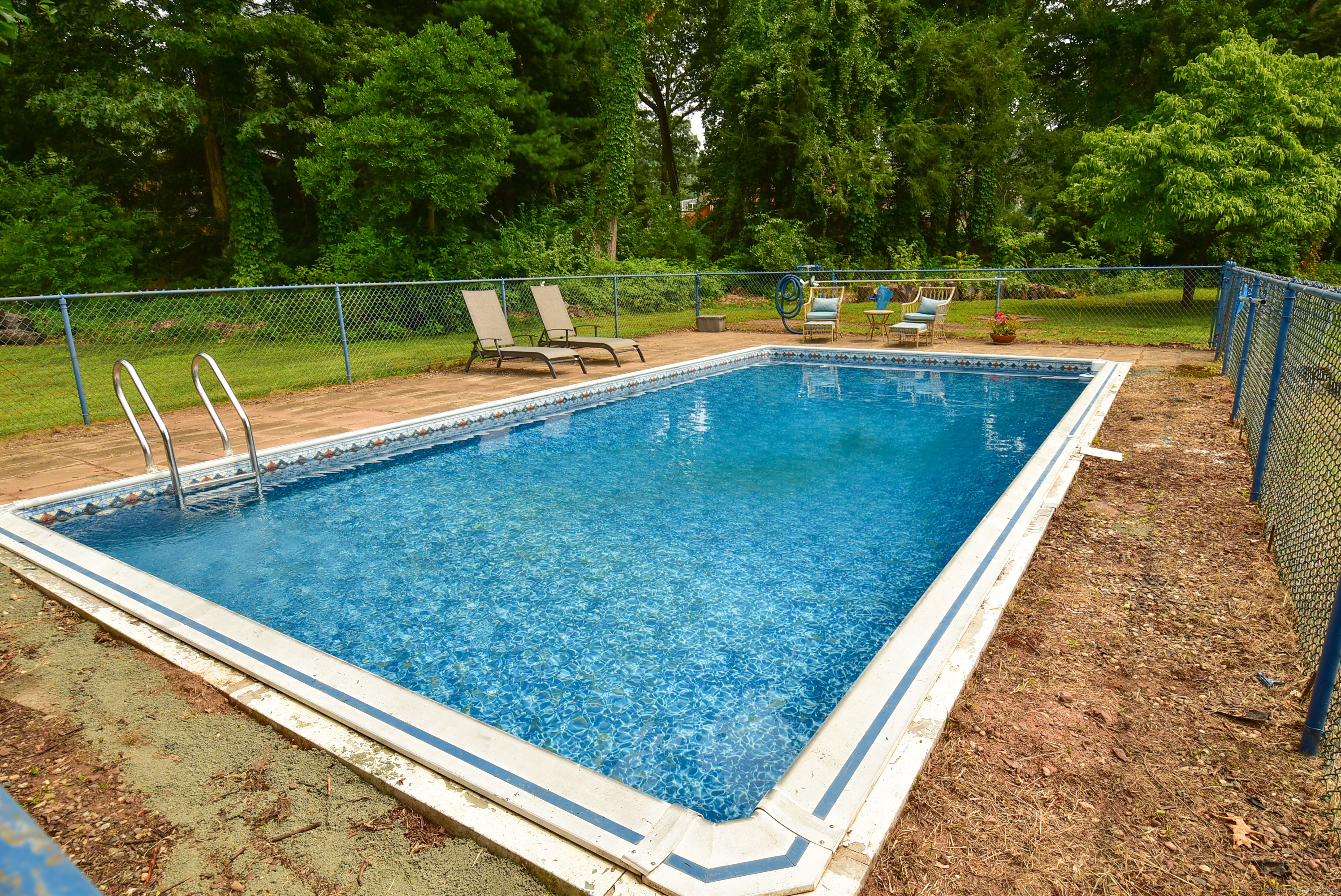 Ellington, Connecticut, 06029, United States, 5 Bedrooms Bedrooms, ,4 BathroomsBathrooms,Residential,For Sale,1911965