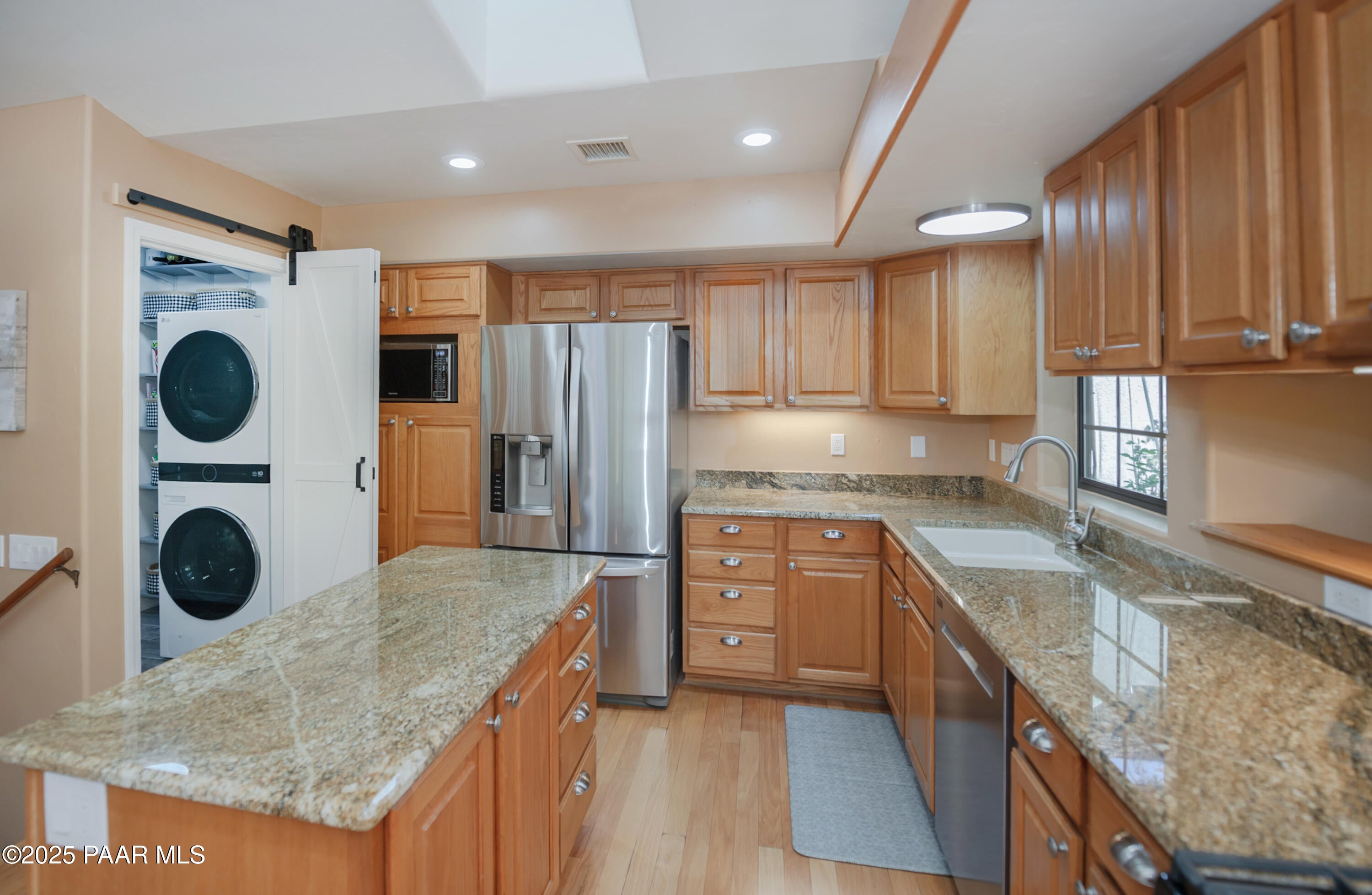 Prescott, Arizona, 86303, United States, 3 Bedrooms Bedrooms, ,3 BathroomsBathrooms,Residential,For Sale,1992908