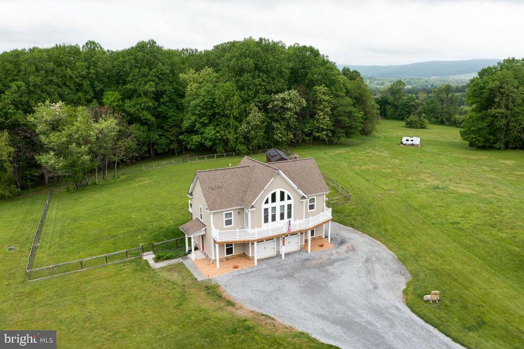 Hillsboro, Virginia, 20132, United States, 2 Bedrooms Bedrooms, ,2 BathroomsBathrooms,Residential,For Sale,1798286