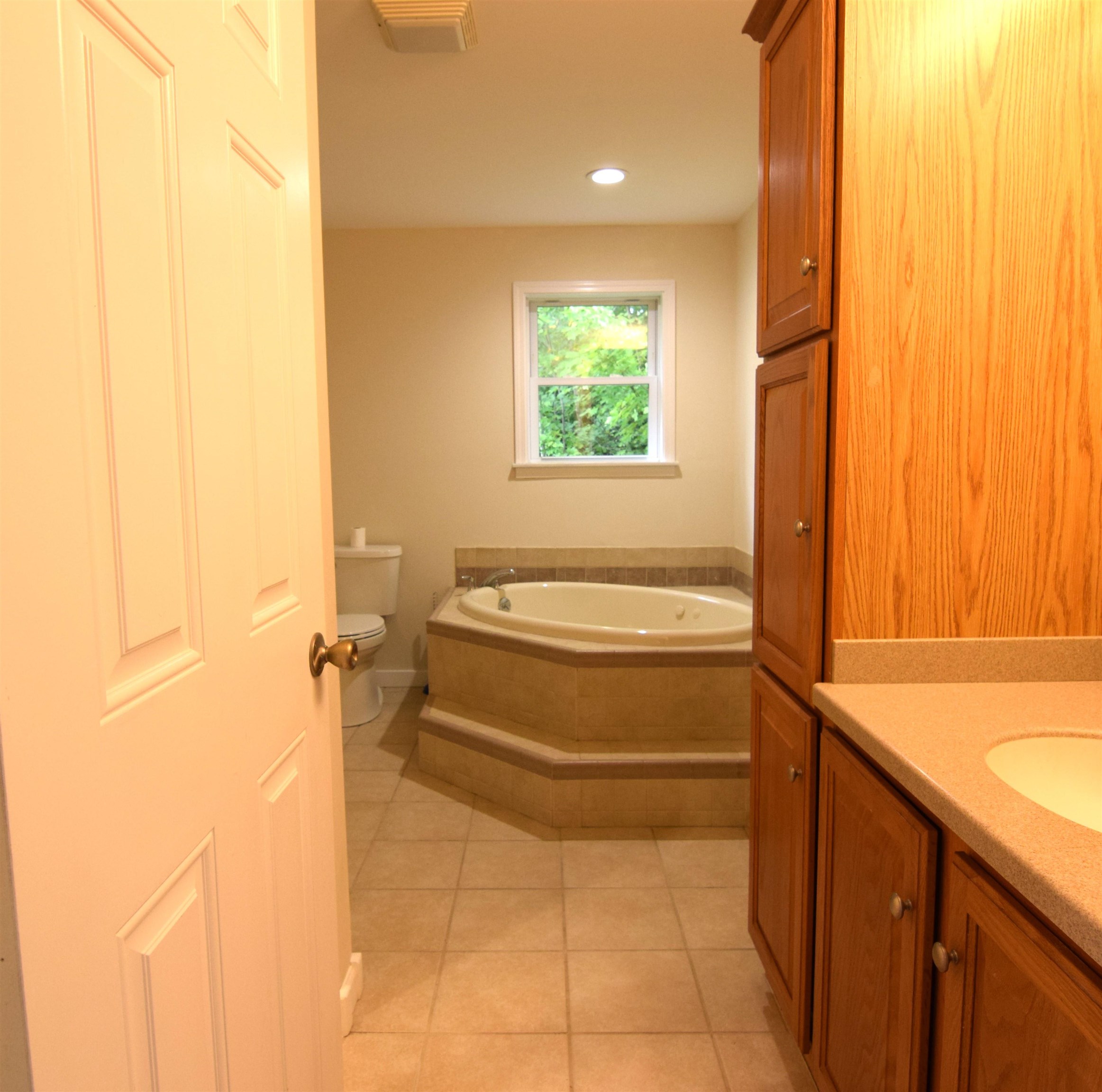 Sunapee, New Hampshire, 03782, United States, 2 Bedrooms Bedrooms, ,3 BathroomsBathrooms,Residential,For Sale,1932785