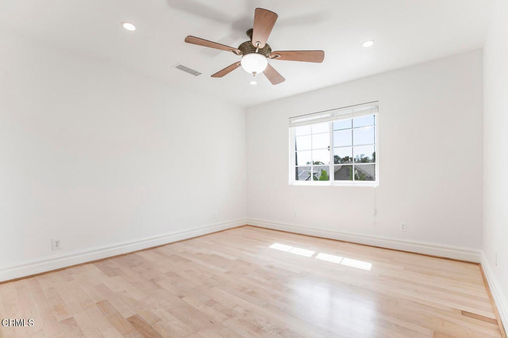 Los Angeles, California, 91352, United States, 5 Bedrooms Bedrooms, ,5 BathroomsBathrooms,Residential,For Sale,1941617