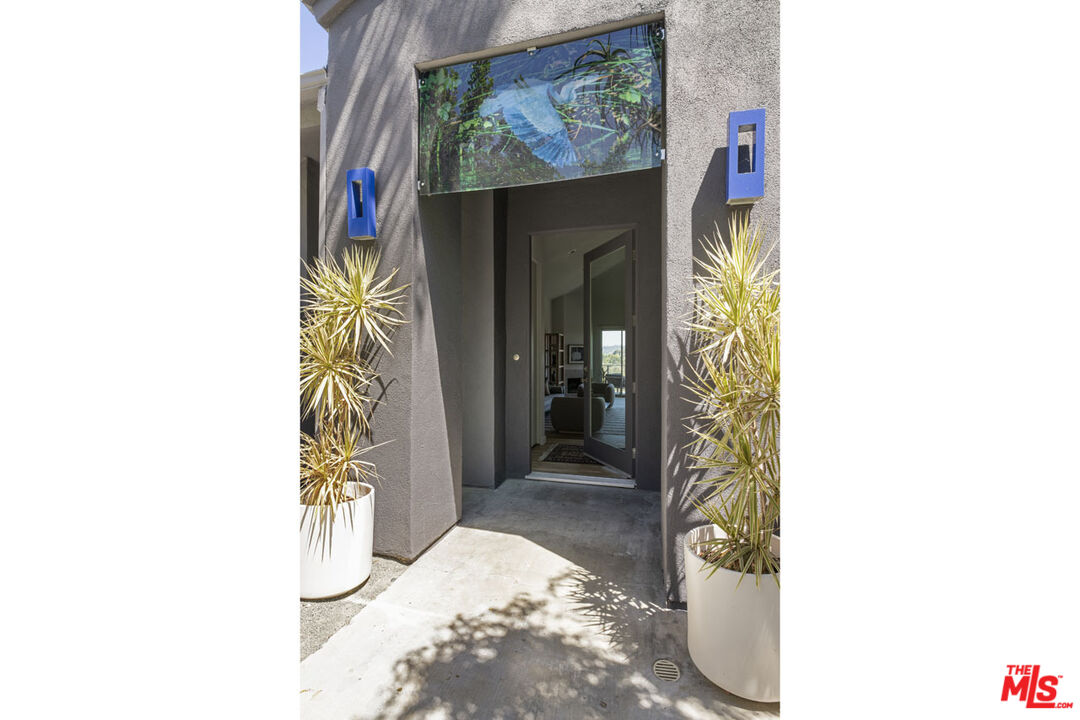 Los Angeles, California, 90039, United States, 3 Bedrooms Bedrooms, ,4 BathroomsBathrooms,Residential,For Sale,1934382