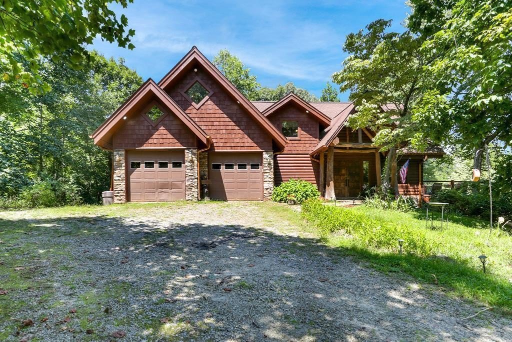 Hayesville, North Carolina, 28904, United States, 3 Bedrooms Bedrooms, ,5 BathroomsBathrooms,Residential,For Sale,1931942