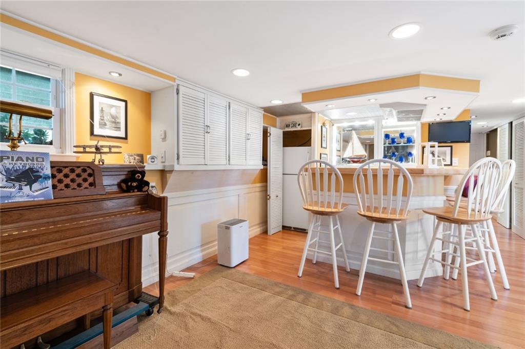 Tiverton, Rhode Island, 02878, United States, 4 Bedrooms Bedrooms, ,3 BathroomsBathrooms,Residential,For Sale,1995441