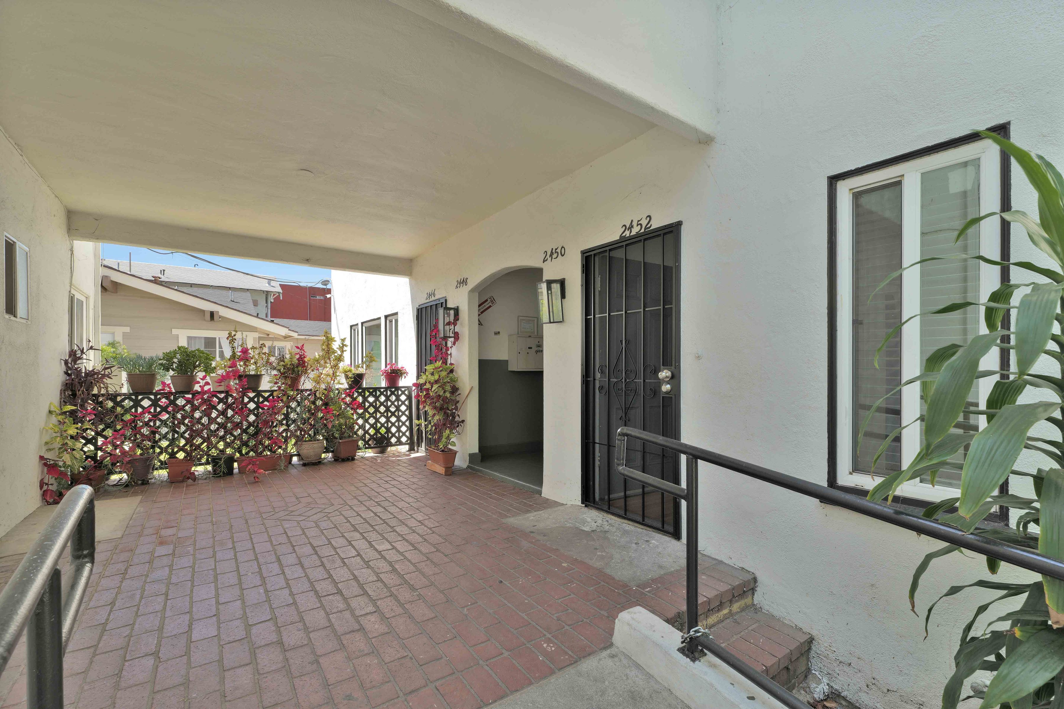  2442 W 18th St - 物件實景