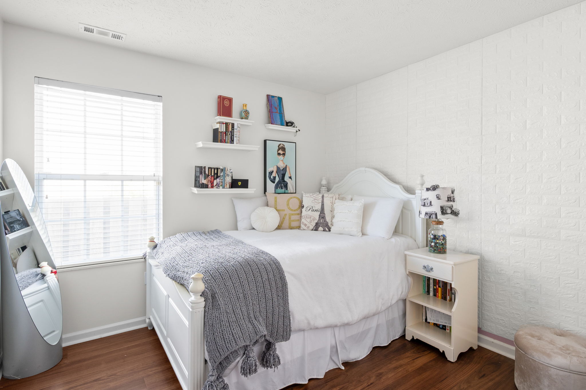  Inviting 3 Bedroom Ranch in Exceptional West Carmel Location - 物件實景