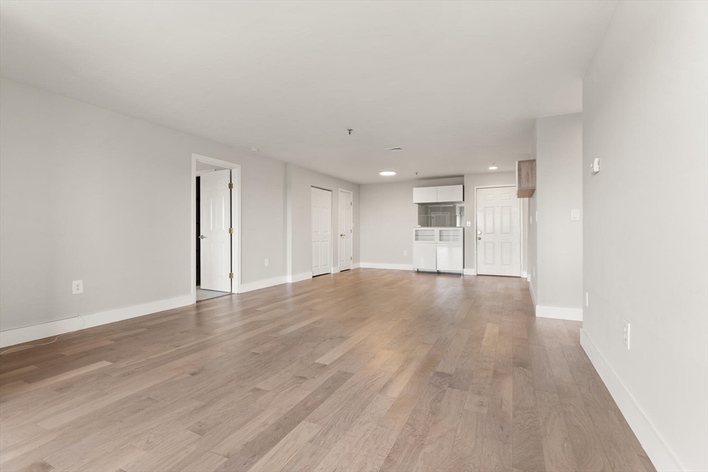 Medford, Massachusetts, 02155, United States, 2 Bedrooms Bedrooms, ,2 BathroomsBathrooms,Residential,For Sale,1934966