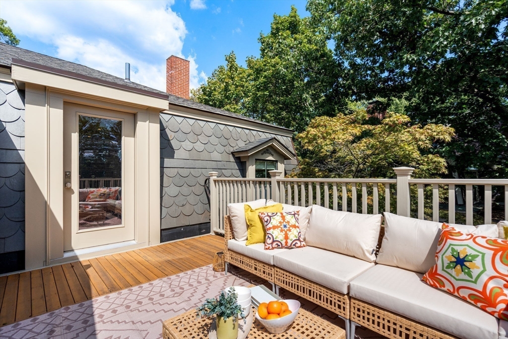 Cambridge, Massachusetts, 02140, United States, 4 Bedrooms Bedrooms, ,4 BathroomsBathrooms,Residential,For Sale,1947050