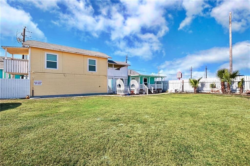 Corpus Christi, Texas, 78402, United States, 4 Bedrooms Bedrooms, ,3 BathroomsBathrooms,Residential,For Sale,1934192