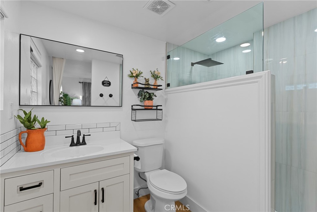 Orange, California, 92868, United States, 3 Bedrooms Bedrooms, ,2 BathroomsBathrooms,Residential,For Sale,1992014