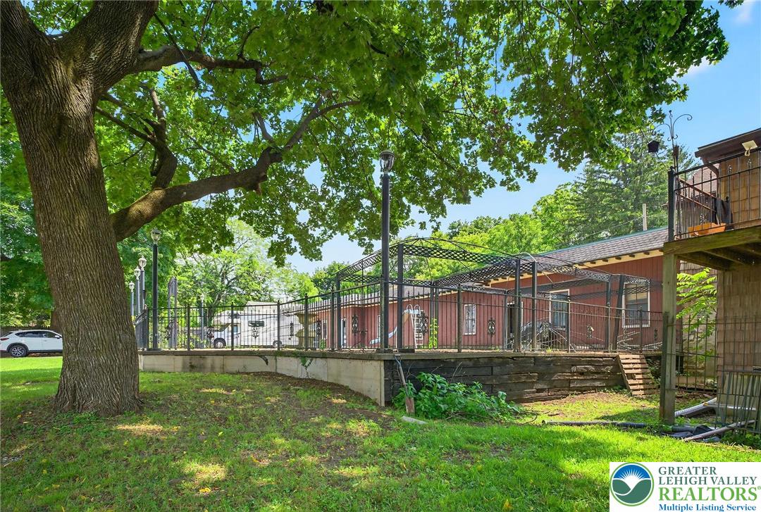 Jim Thorpe Boro, Pennsylvania, 18229, United States, 7 Bedrooms Bedrooms, ,3 BathroomsBathrooms,Residential,For Sale,1903669