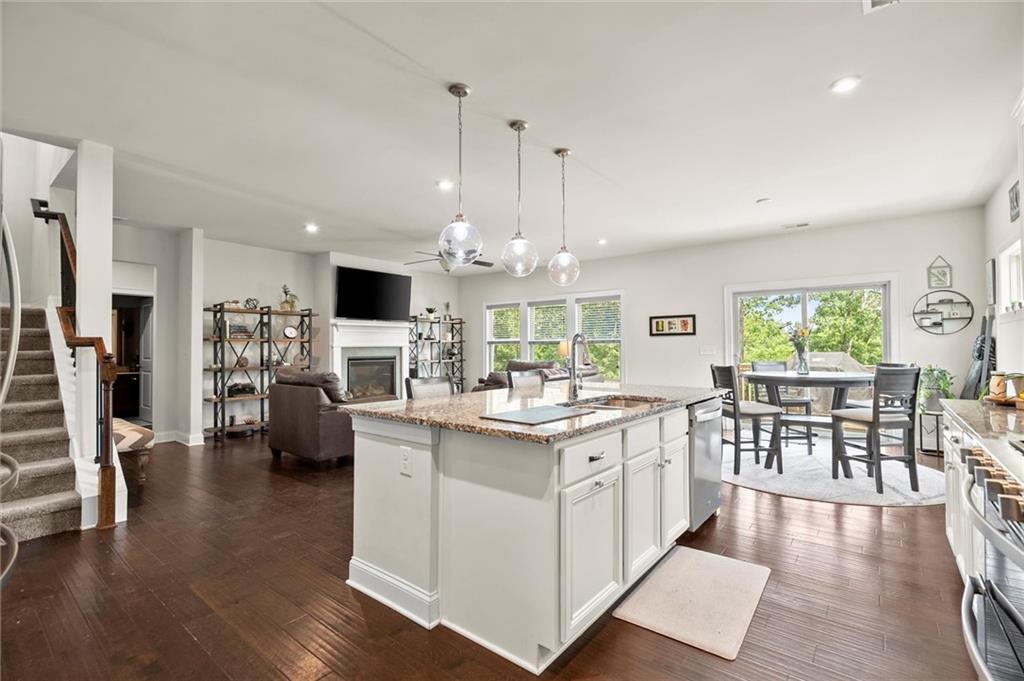Cartersville, Georgia, 30120, United States, 5 Bedrooms Bedrooms, ,3 BathroomsBathrooms,Residential,For Sale,1877472