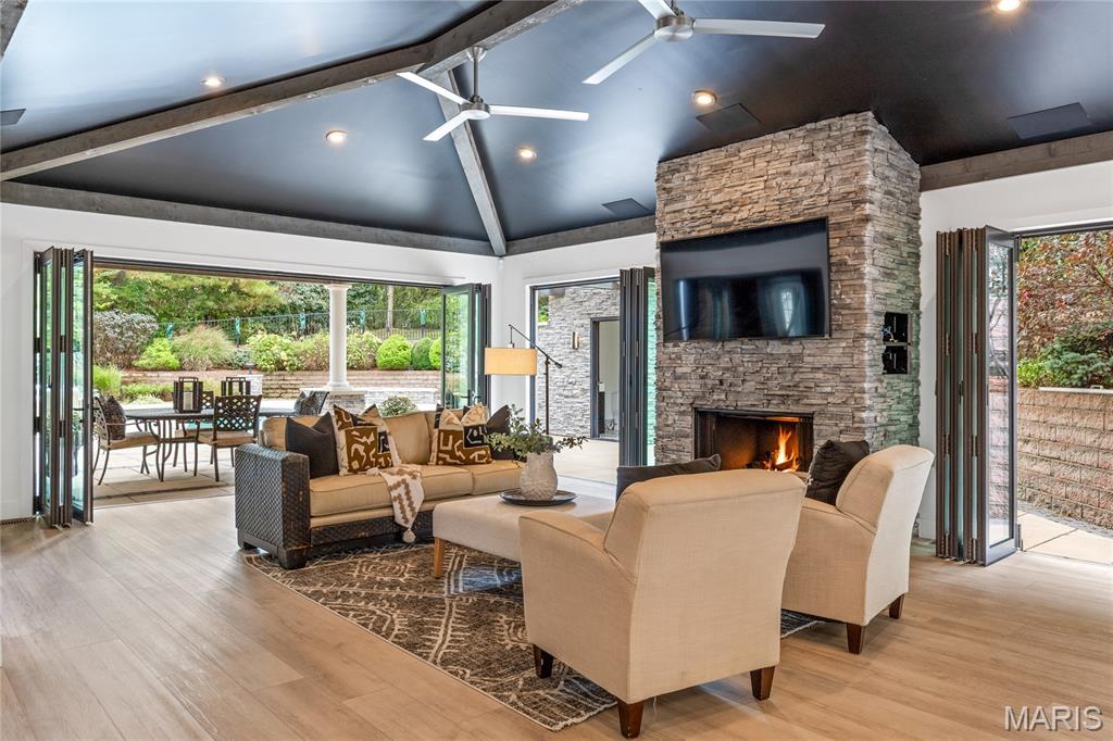 Town and Country, Missouri, 63141, United States, 5 Bedrooms Bedrooms, ,7 BathroomsBathrooms,Residential,For Sale,1966685