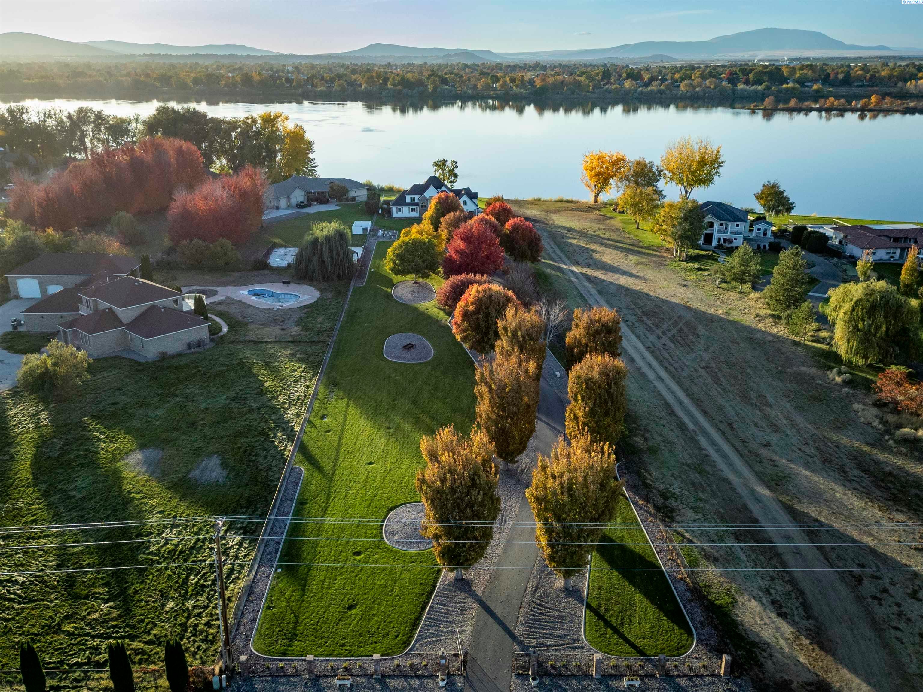 Pasco, Washington, 99301, United States, 4 Bedrooms Bedrooms, ,4 BathroomsBathrooms,Residential,For Sale,1974870