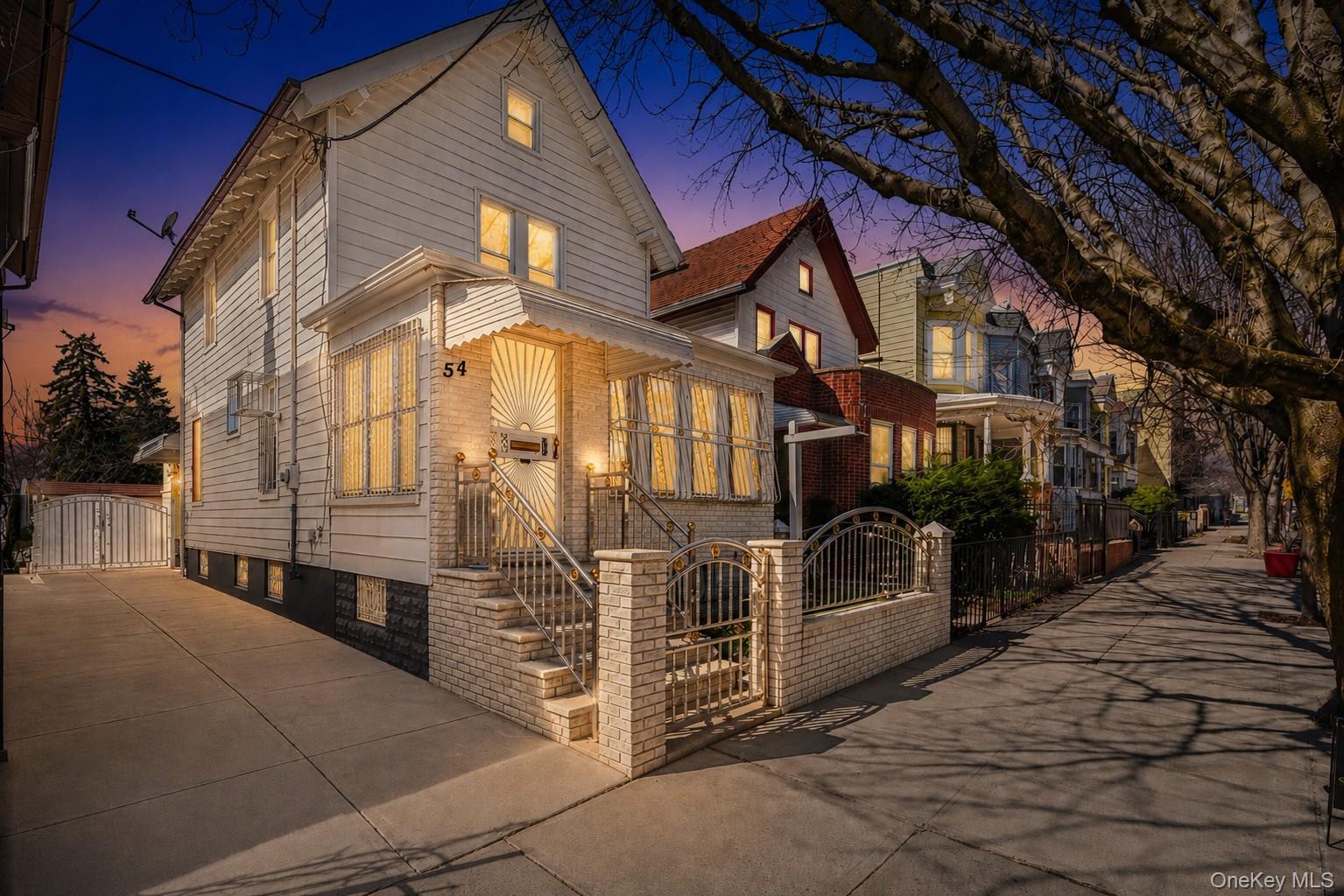 Brooklyn, New York, 11208, United States, 3 Bedrooms Bedrooms, ,3 BathroomsBathrooms,Residential,For Sale,2026404
