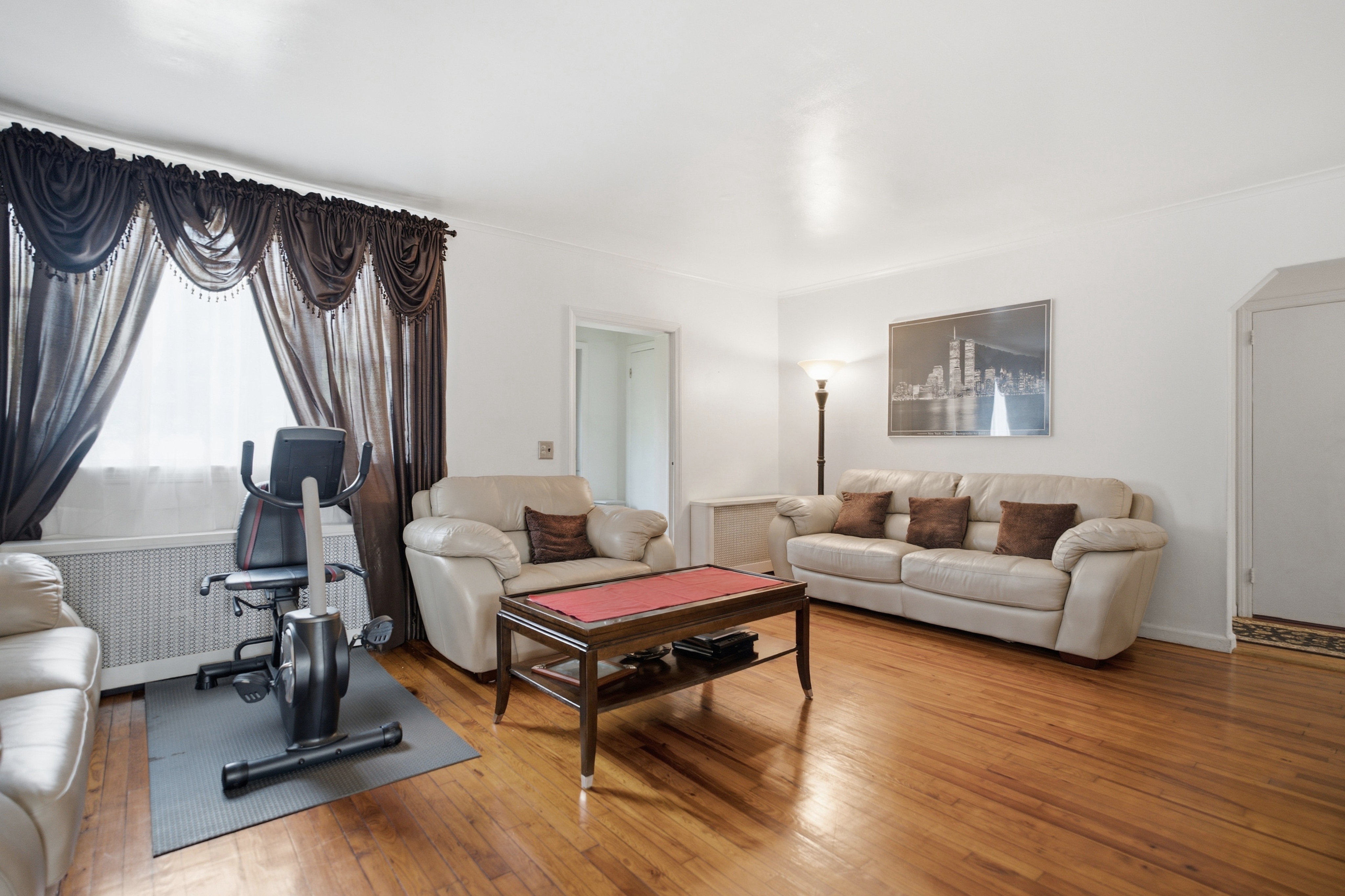  145 Calebs Path, Brentwood, NY, 11717 - 物件實景