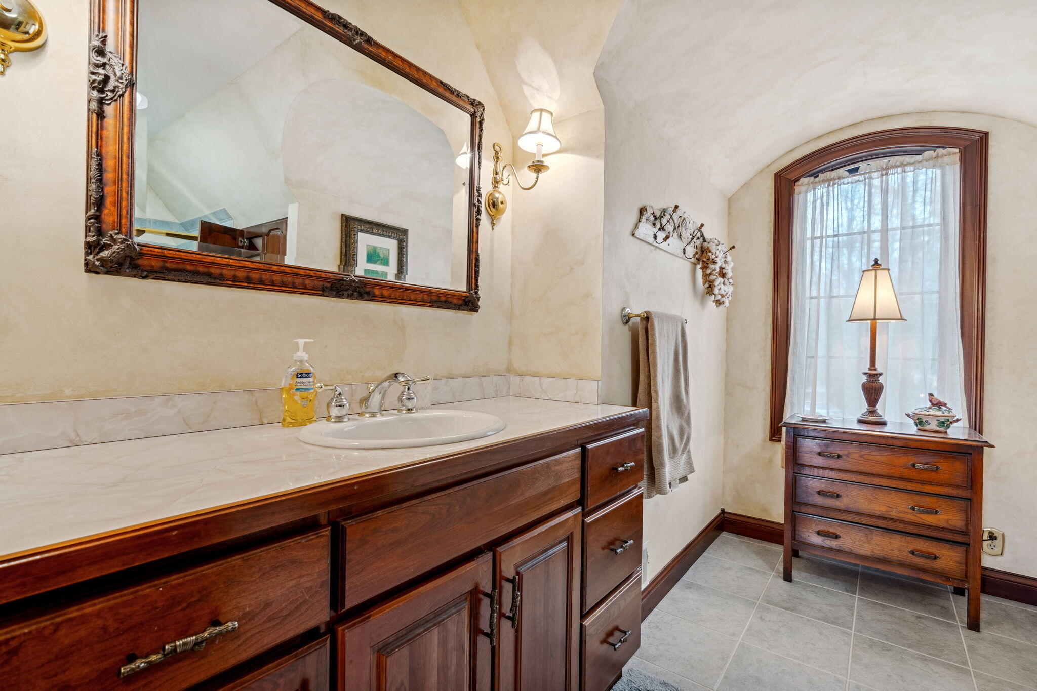 Saugatuck, Michigan, 49453, United States, 4 Bedrooms Bedrooms, ,5 BathroomsBathrooms,Residential,For Sale,1980395