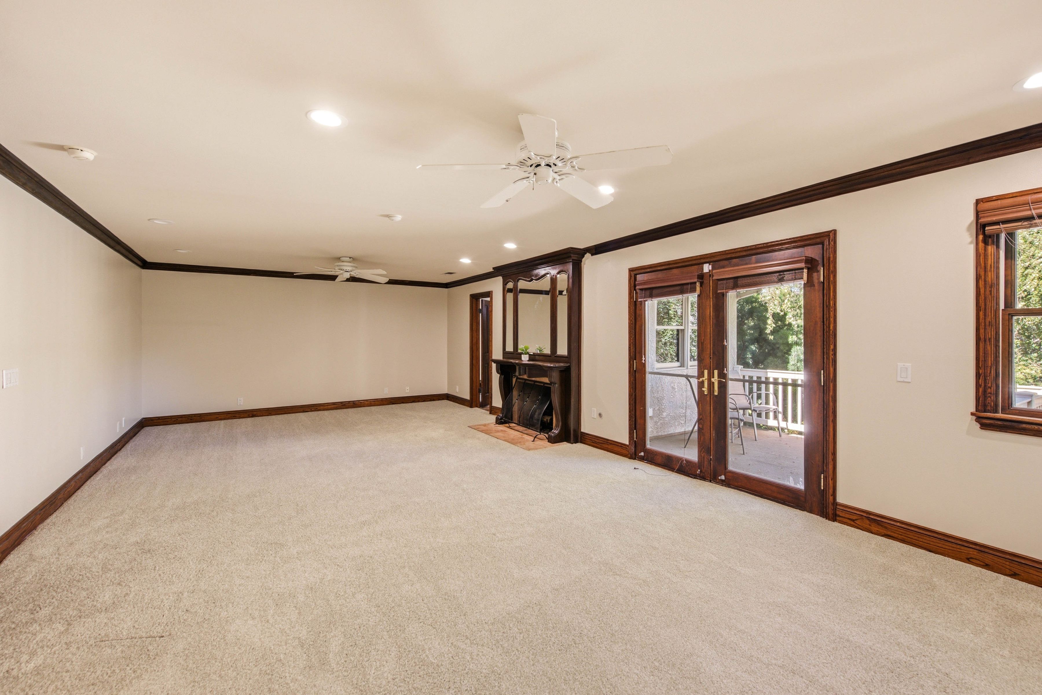  Gated Estate on Nearly 2 Acres - 物件實景