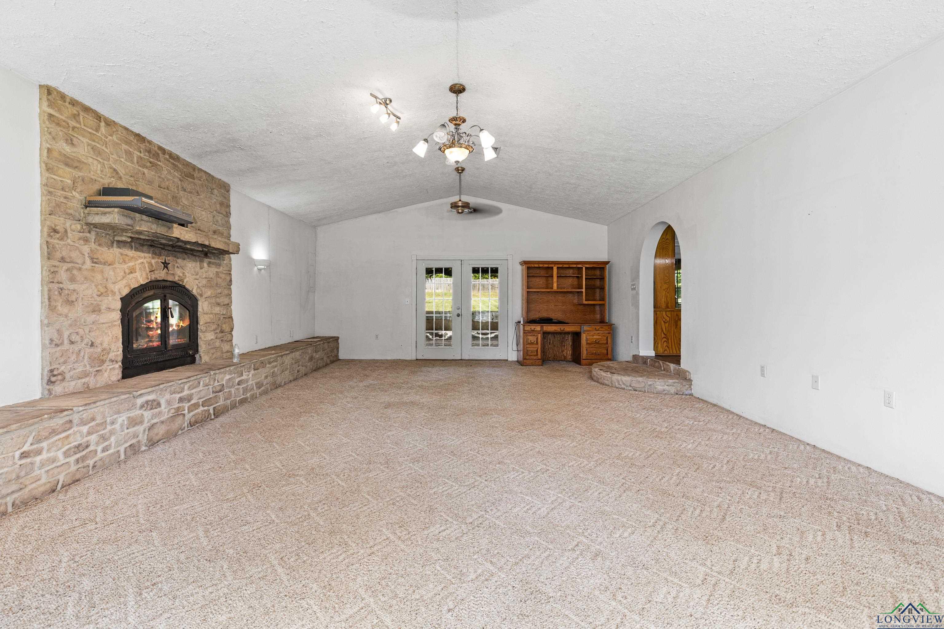 Tatum, Texas, 75691, United States, 3 Bedrooms Bedrooms, ,2 BathroomsBathrooms,Residential,For Sale,1933194