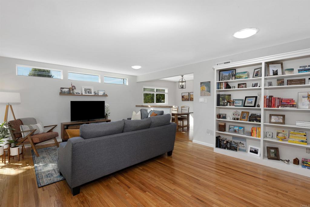 El Cajon, California, 92020, United States, 3 Bedrooms Bedrooms, ,2 BathroomsBathrooms,Residential,For Sale,1939818