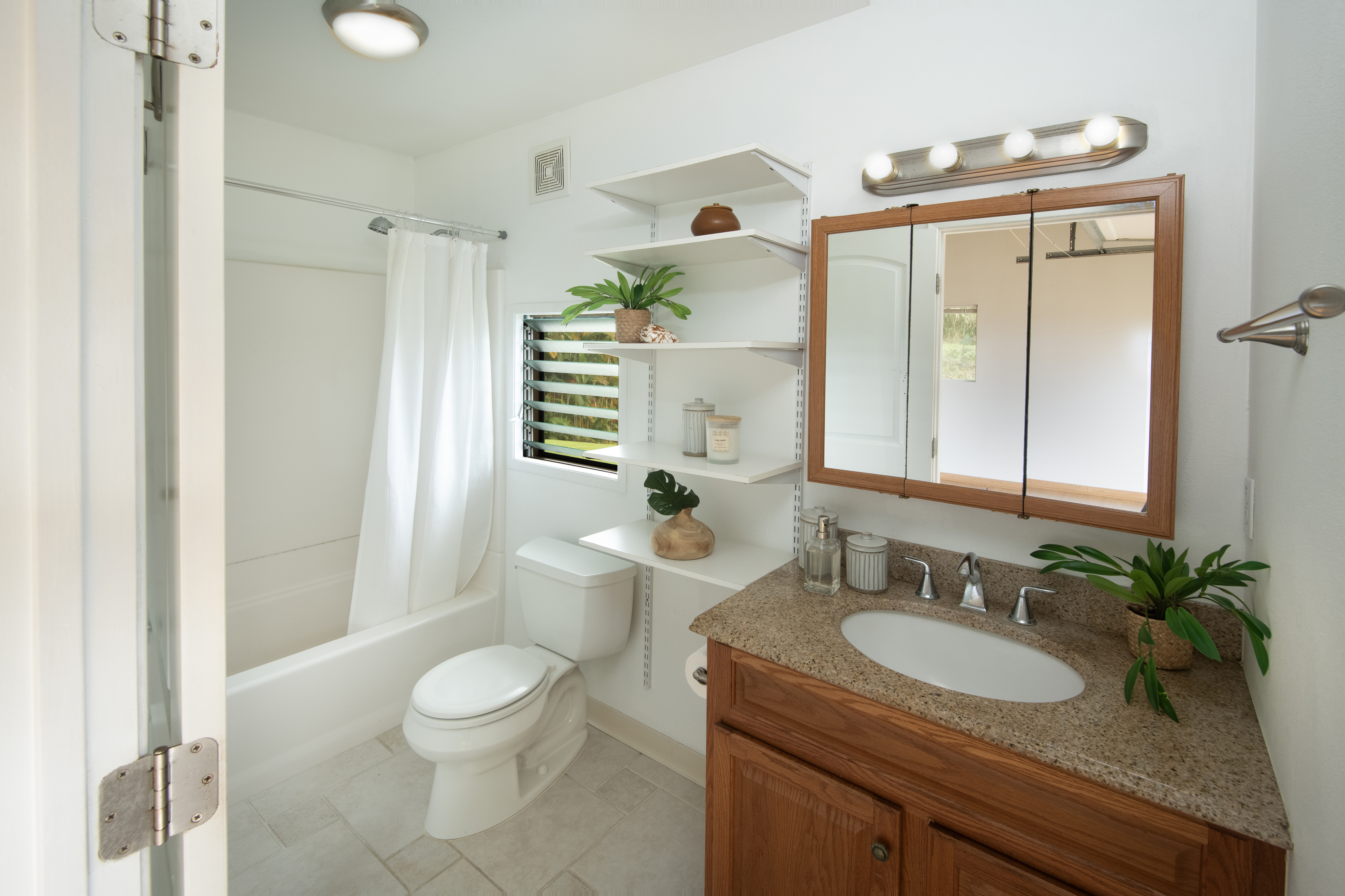 Kailua-Kona, Hawaii, 96740, United States, 3 Bedrooms Bedrooms, ,3 BathroomsBathrooms,Residential,For Sale,1827078
