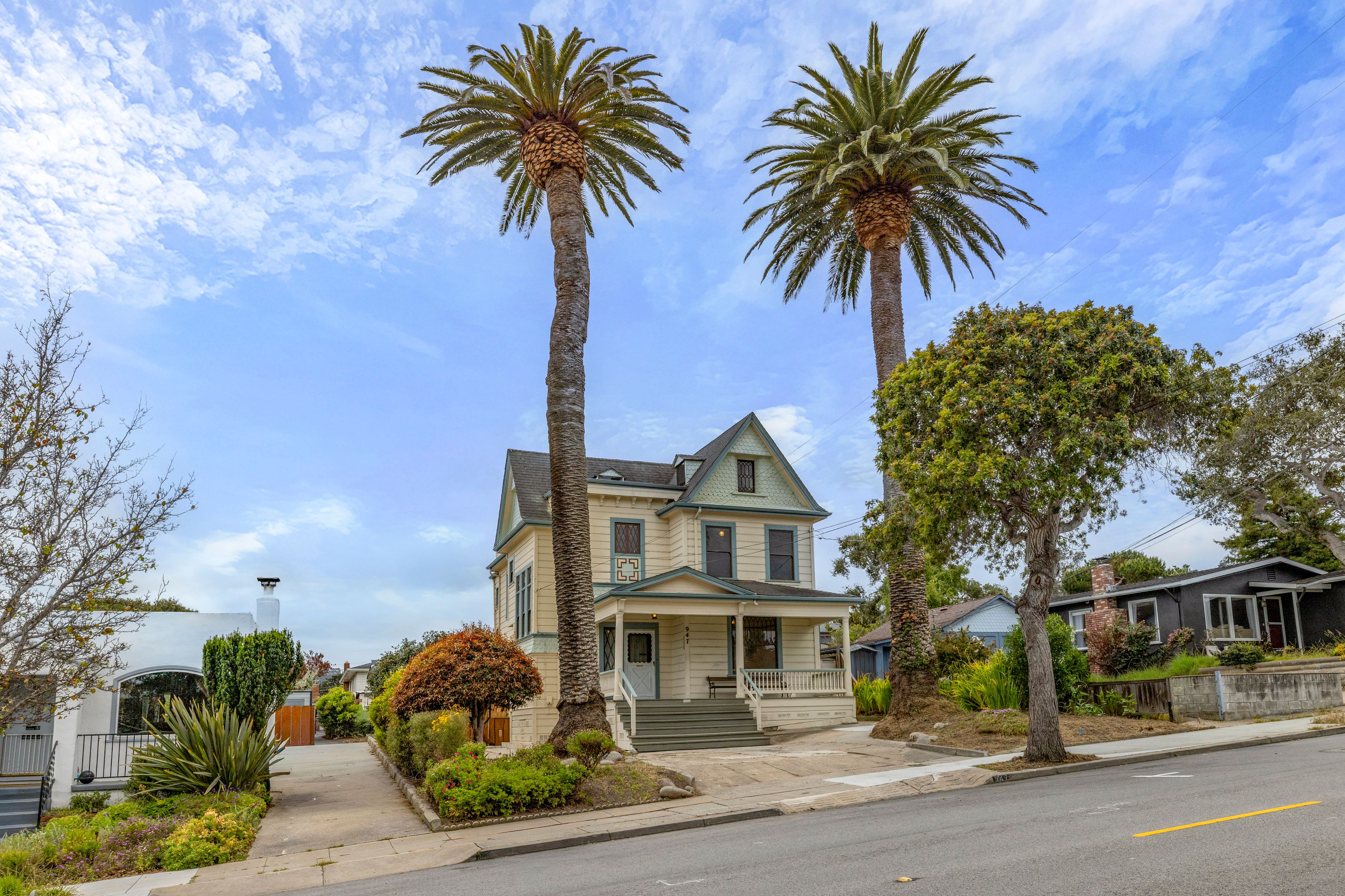  947 West Franklin Street - 物件實景