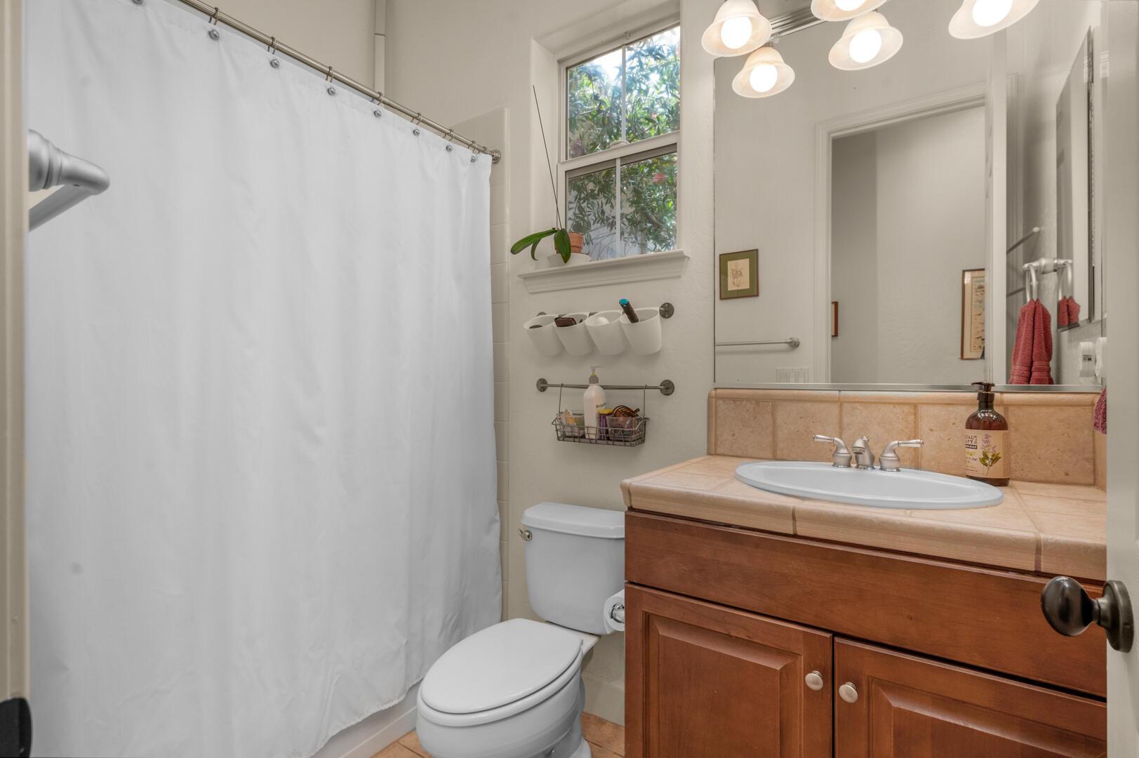 Visalia, California, 93291, United States, 4 Bedrooms Bedrooms, ,3 BathroomsBathrooms,Residential,For Sale,2009986