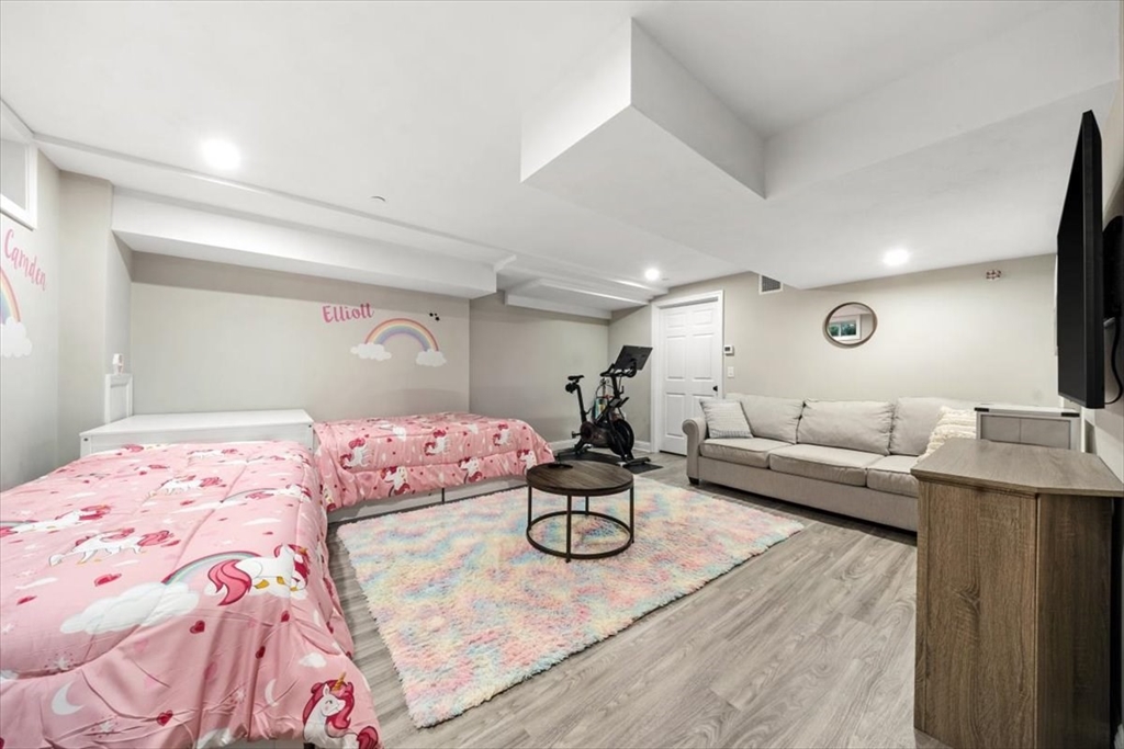 Pembroke, Massachusetts, 02359, United States, 2 Bedrooms Bedrooms, ,2 BathroomsBathrooms,Residential,For Sale,1992078