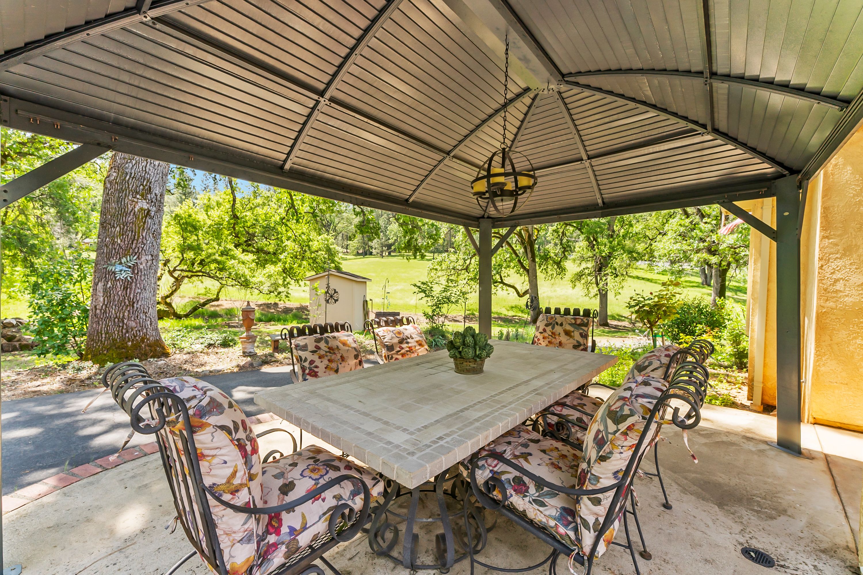  21 Acres - Gated - Renovated - 物件實景