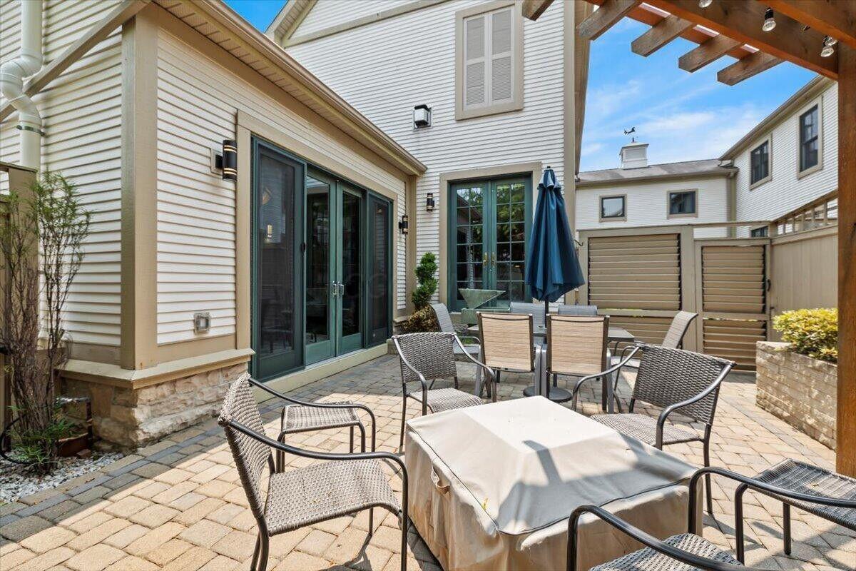 Columbus, Ohio, 43206, United States, 3 Bedrooms Bedrooms, ,4 BathroomsBathrooms,Residential,For Sale,1979603