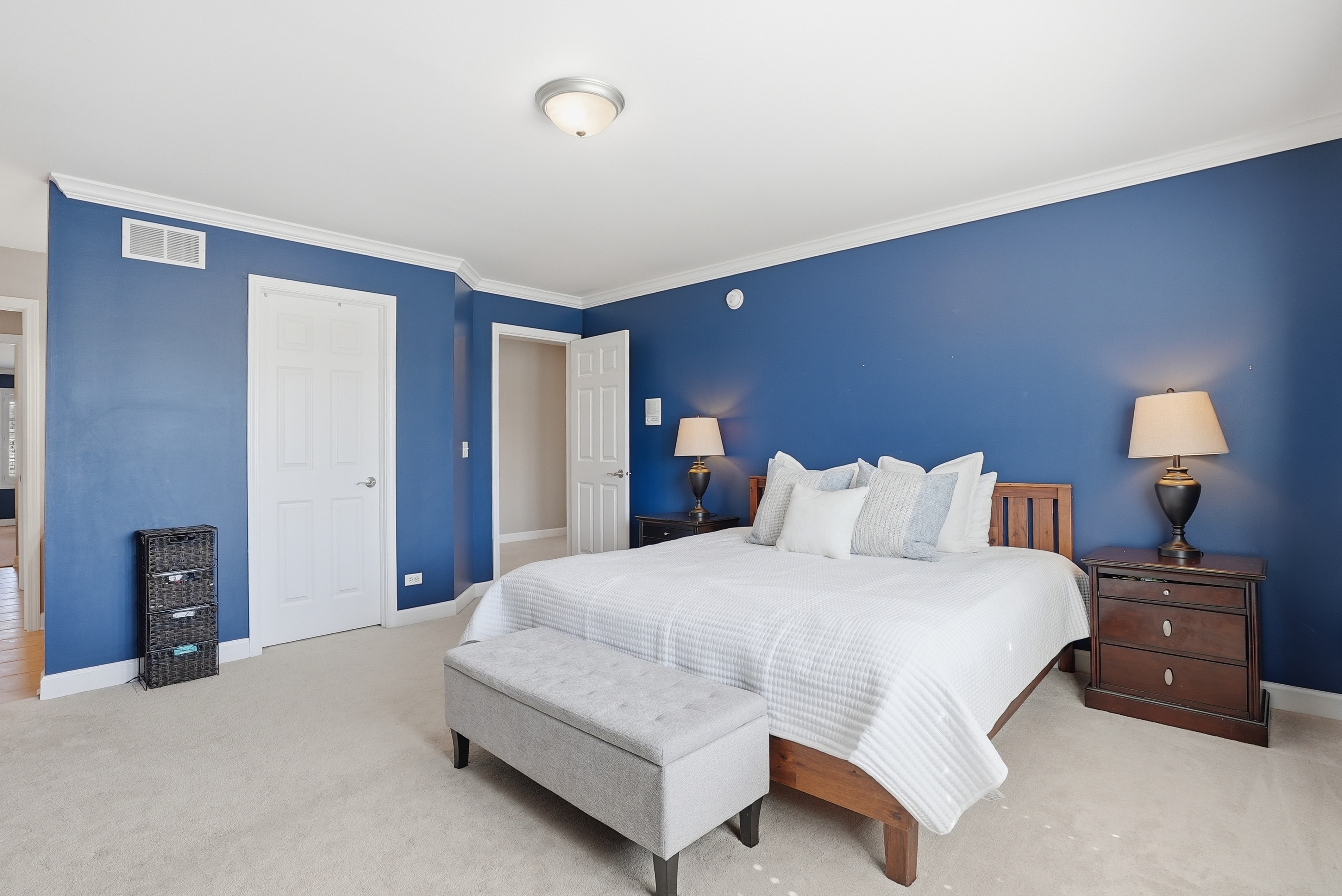  The Crown Jewel of Tall Grass: Waterfront Privacy Meets the Ultimate Layout - 物件實景