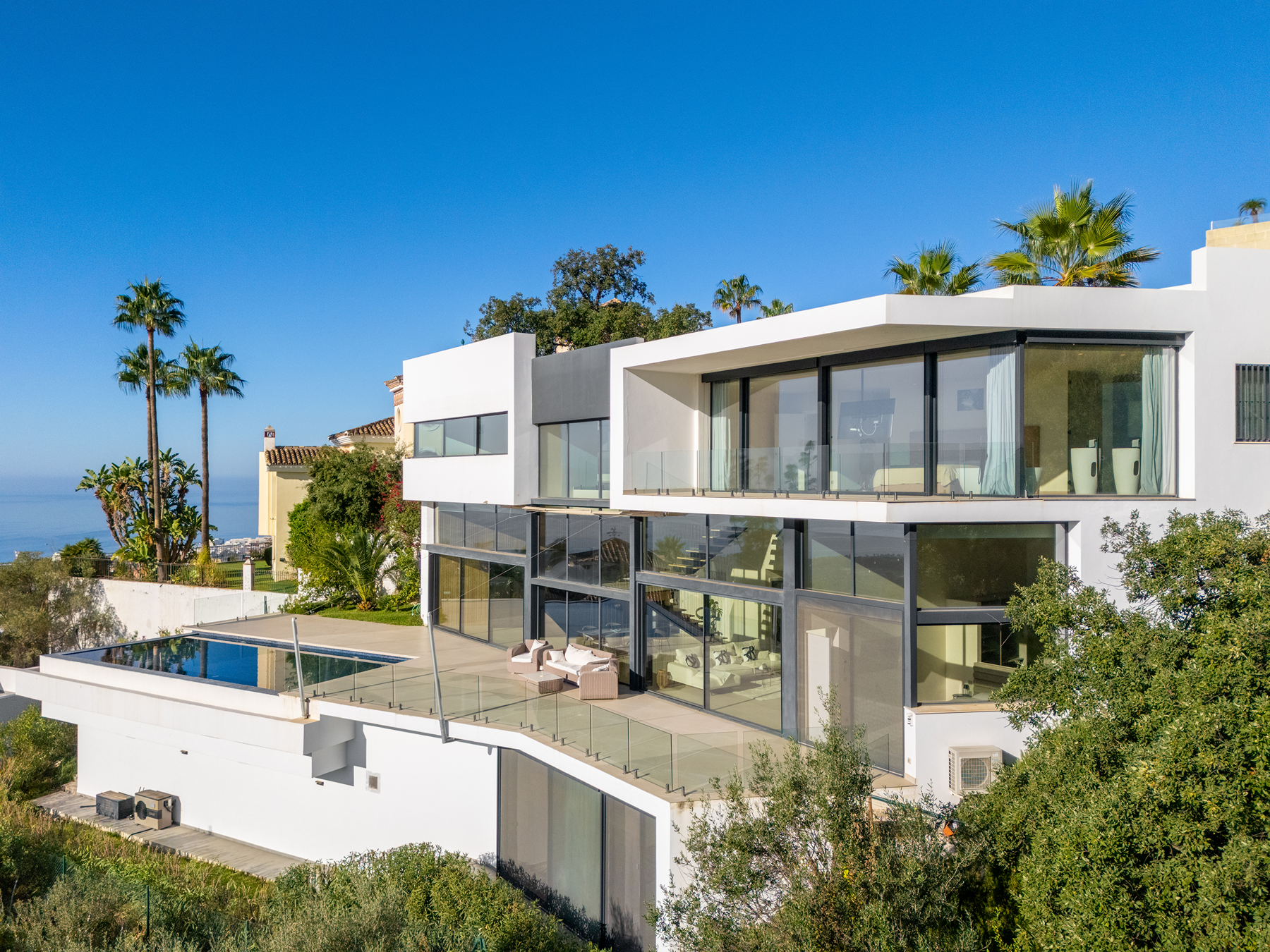  Contemporary Villa with Panoramic Sea Views in Altos de los Monteros - 物件實景