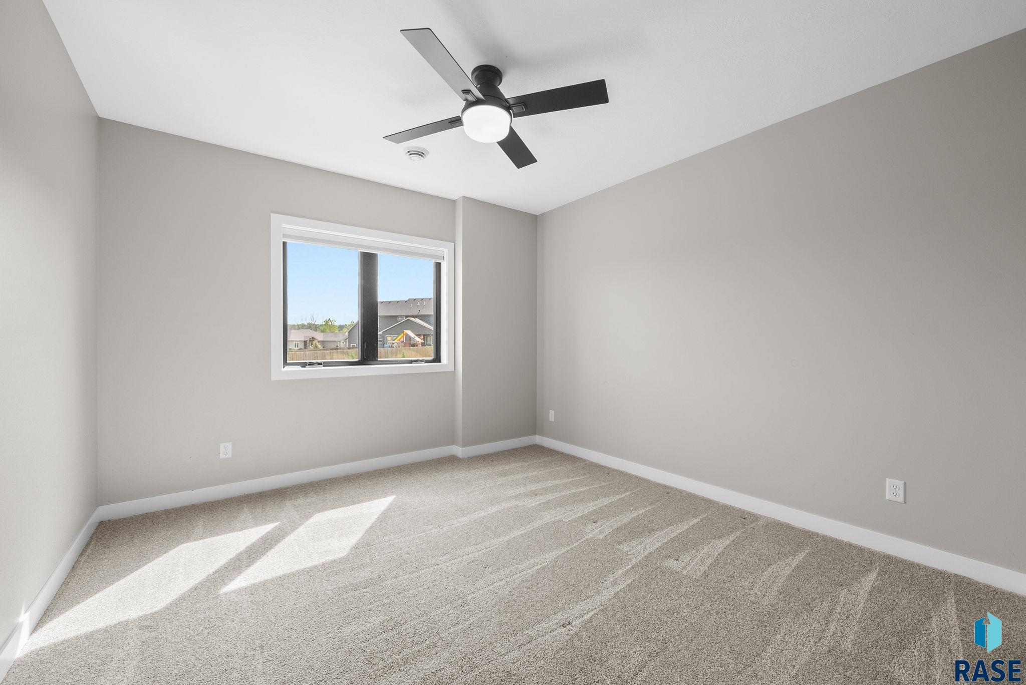 Sioux Falls, South Dakota, 57110, United States, 6 Bedrooms Bedrooms, ,4 BathroomsBathrooms,Residential,For Sale,1892157