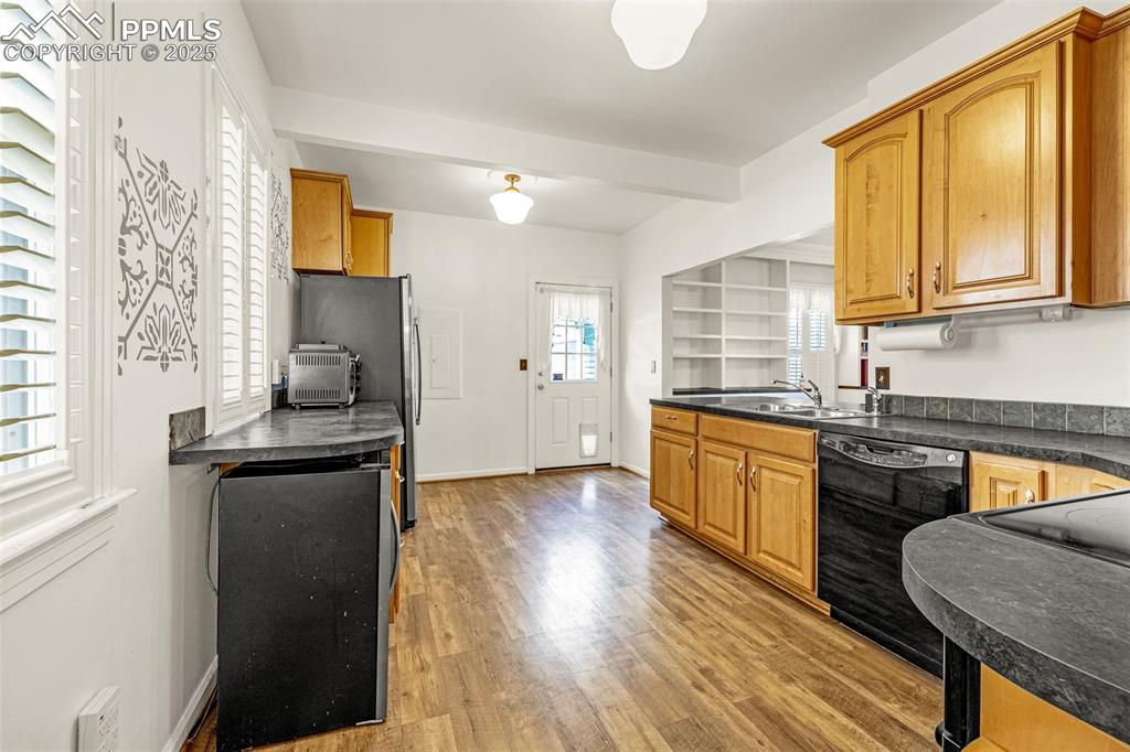 Colorado Springs, Colorado, 80903, United States, 3 Bedrooms Bedrooms, ,2 BathroomsBathrooms,Residential,For Sale,1949887