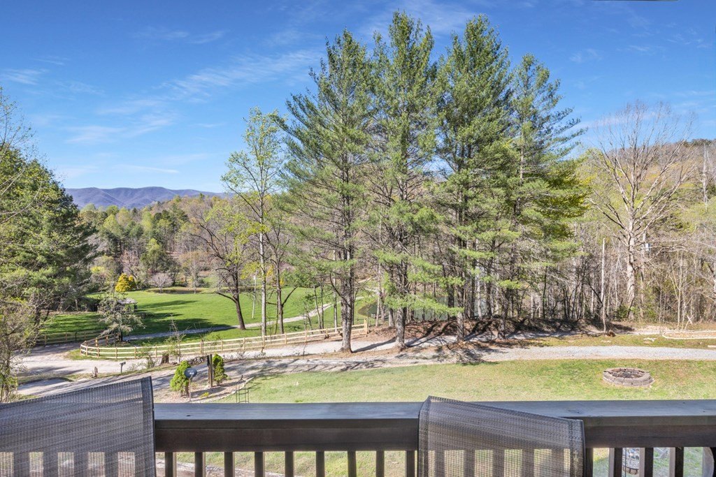 Hayesville, North Carolina, 28904, United States, 3 Bedrooms Bedrooms, ,3 BathroomsBathrooms,Residential,For Sale,1834730